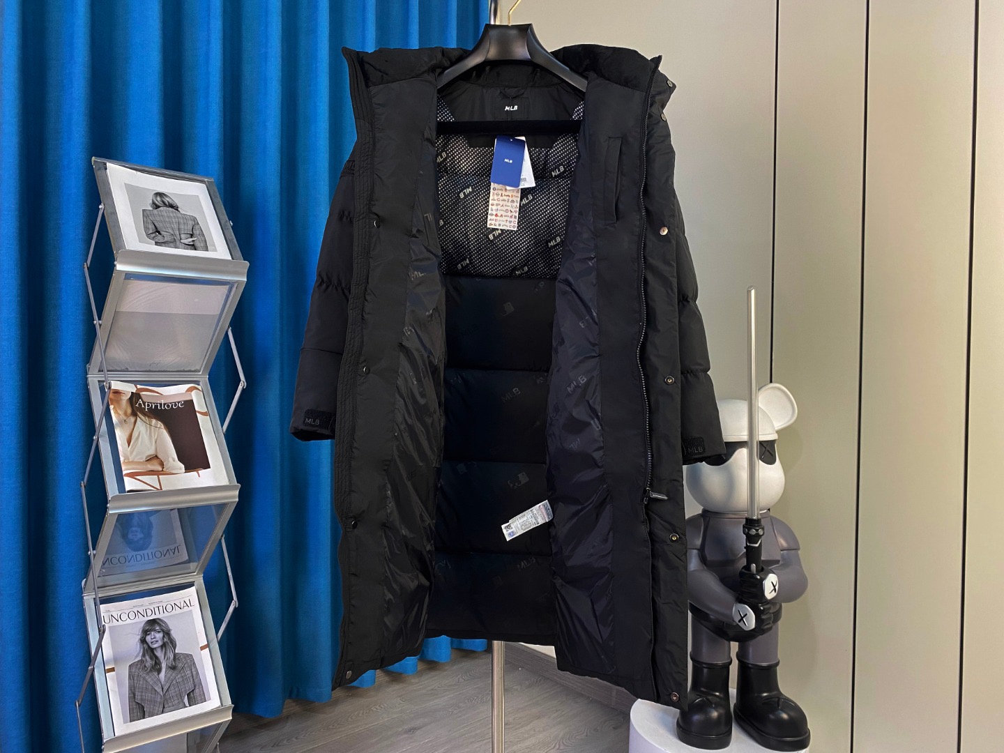 MLB ロングダウンコート 申ミナ（シン・ミナ）着用モデル NYロゴ入り カップルペアモデルmoncler