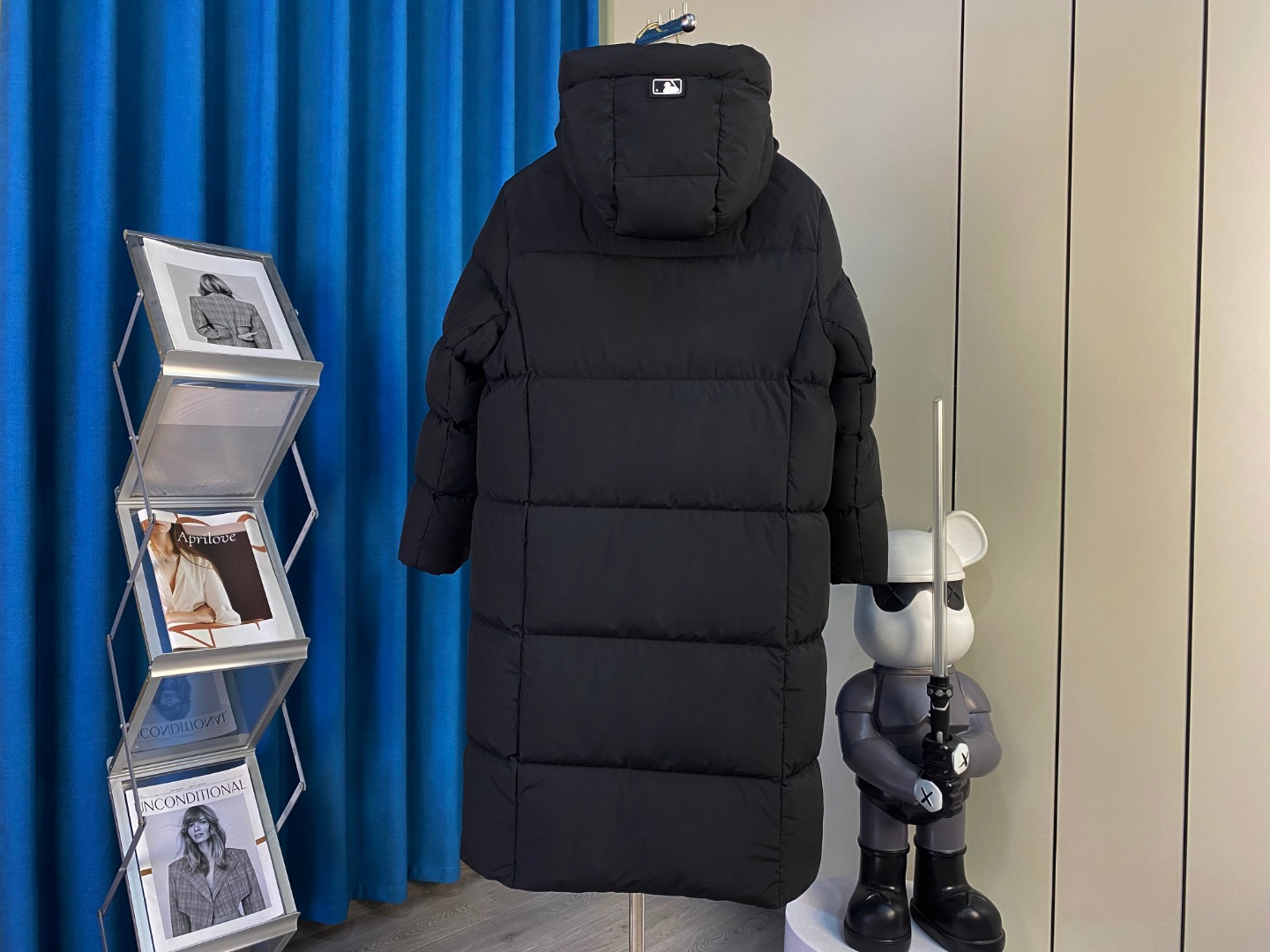 MLB ロングダウンコート 申ミナ（シン・ミナ）着用モデル NYロゴ入り カップルペアモデルmoncler