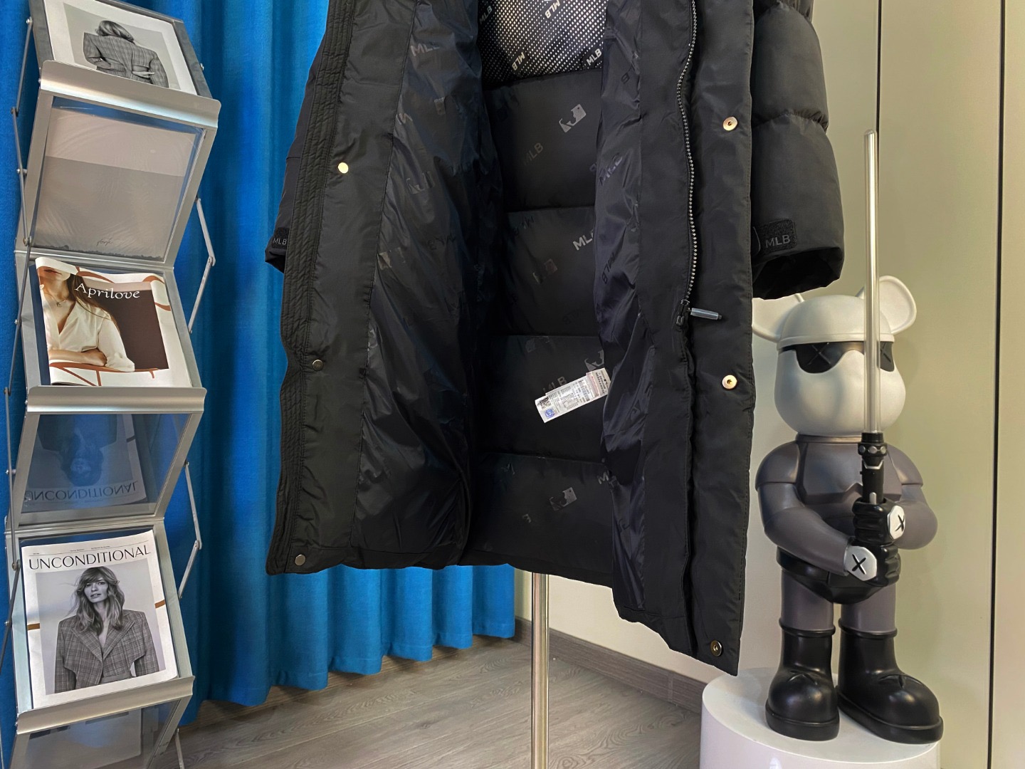 MLB ロングダウンコート 申ミナ（シン・ミナ）着用モデル NYロゴ入り カップルペアモデルmoncler