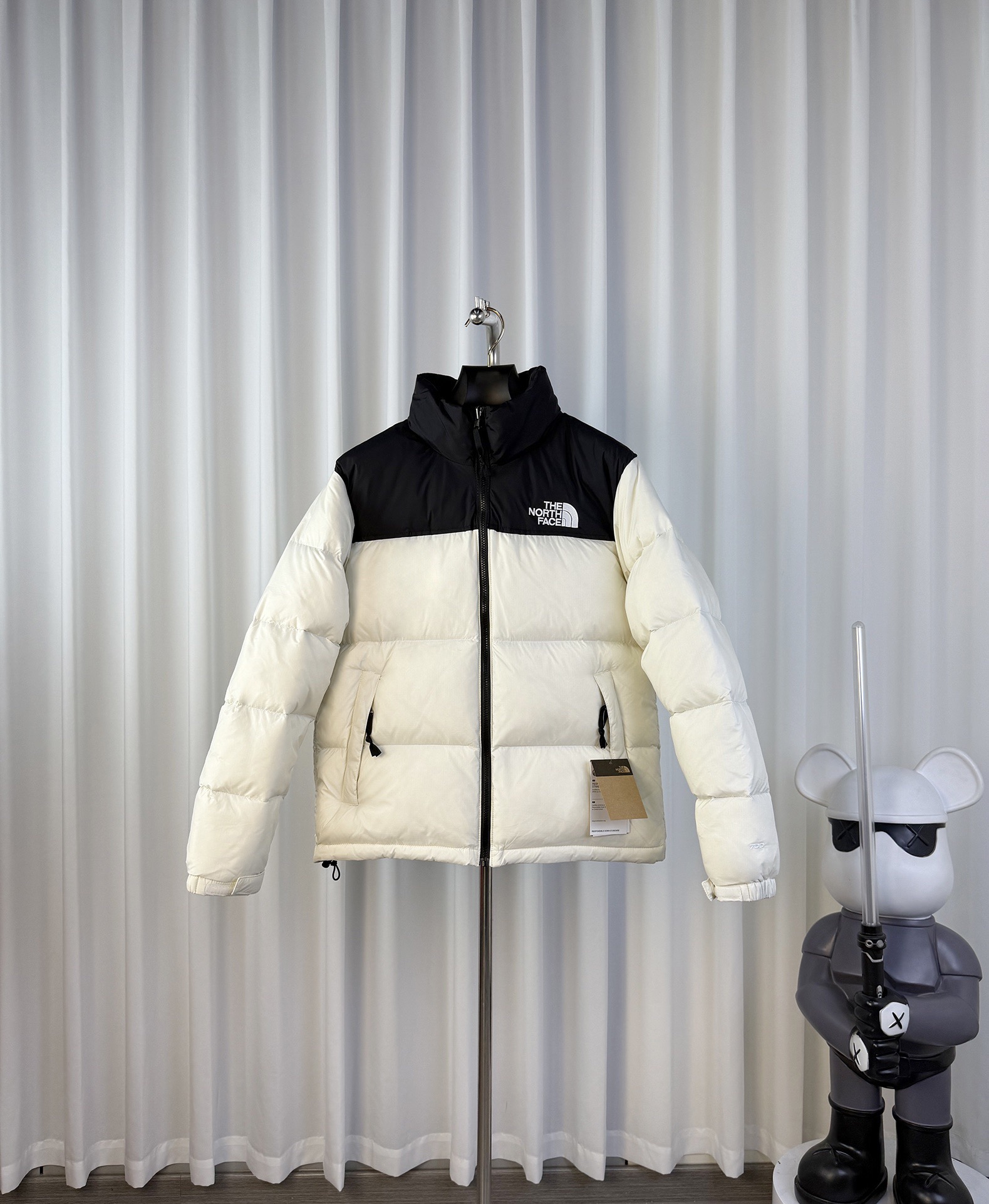 𝐓𝐡𝐞 𝐍𝐨𝐫𝐭𝐡 𝐅𝐚𝐜𝐞 1996 ノースフェイス ダウンジャケット 大人用 カップルペアモデルmoncler