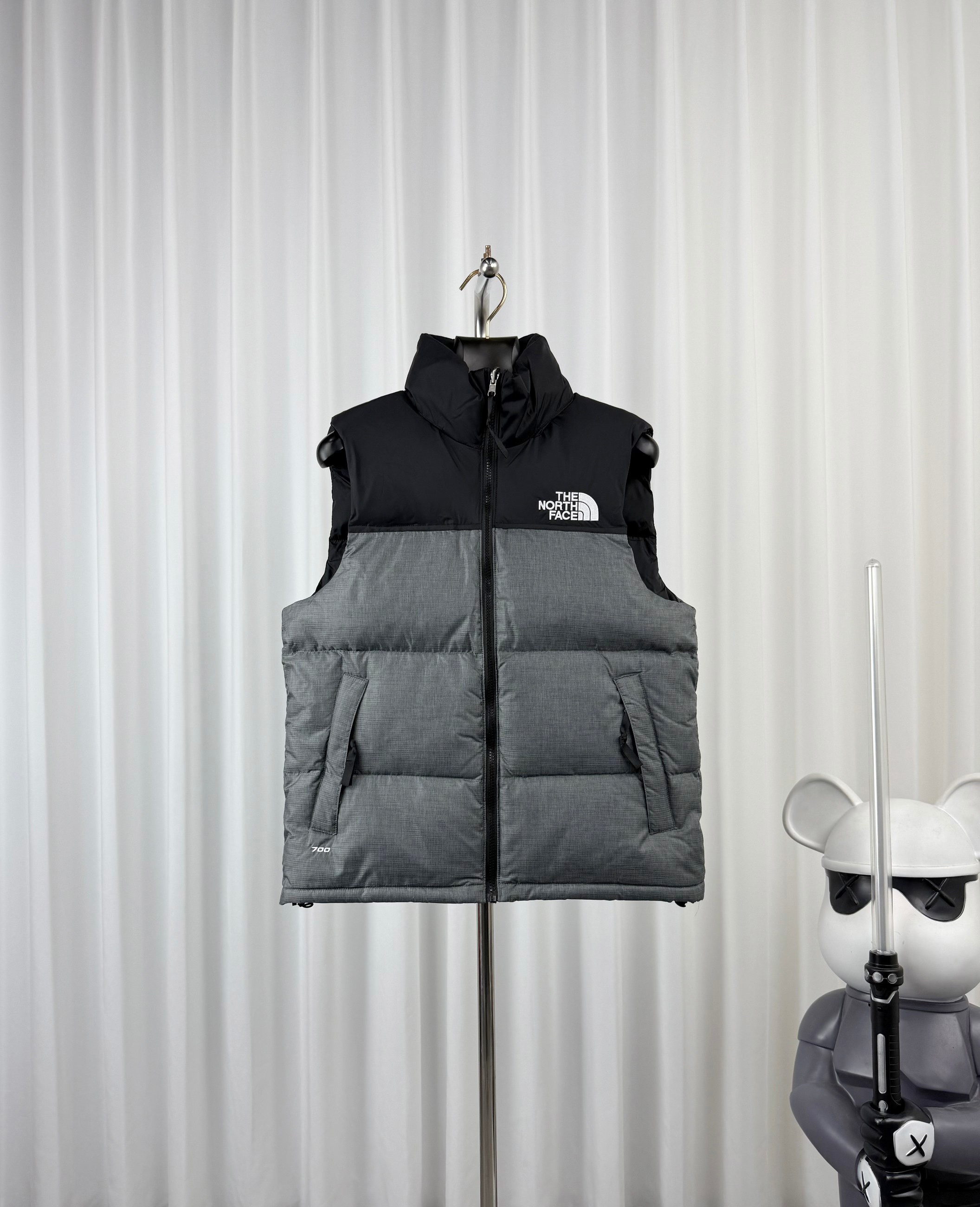 𝐓𝐡𝐞 𝐍𝐨𝐫𝐭𝐡 𝐅𝐚𝐜𝐞 1996 ノースフェイス キッズダウンベスト／子供用ダウンベストmoncler