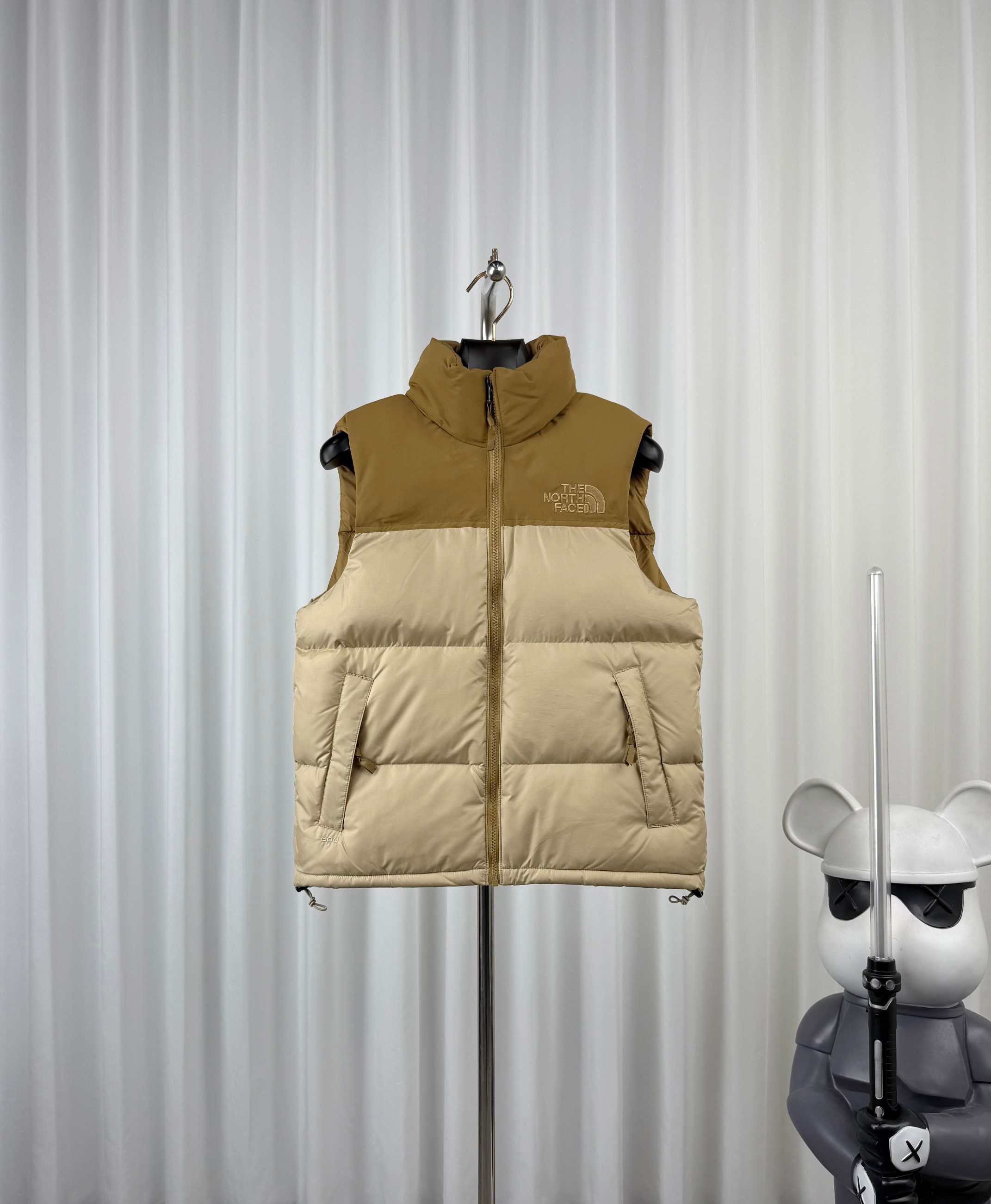 𝐓𝐡𝐞 𝐍𝐨𝐫𝐭𝐡 𝐅𝐚𝐜𝐞 1996 ノースフェイス キッズダウンベスト／子供用ダウンベストmoncler