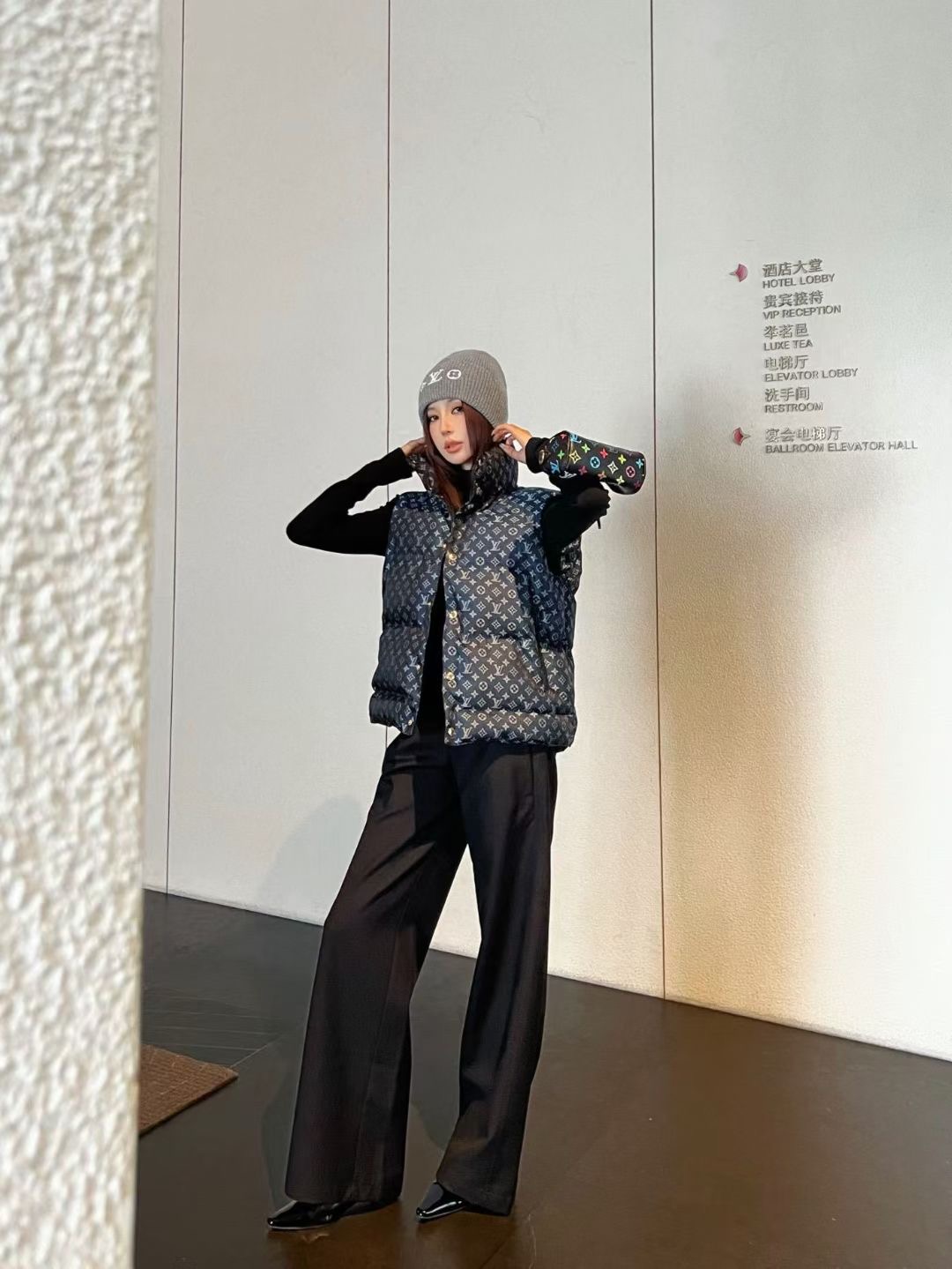 LOUIS VUITTON  ルイ・ヴィトン* 👑2025年秋冬新作 ダウンベスト ホワイトグースダウン  MONCLER