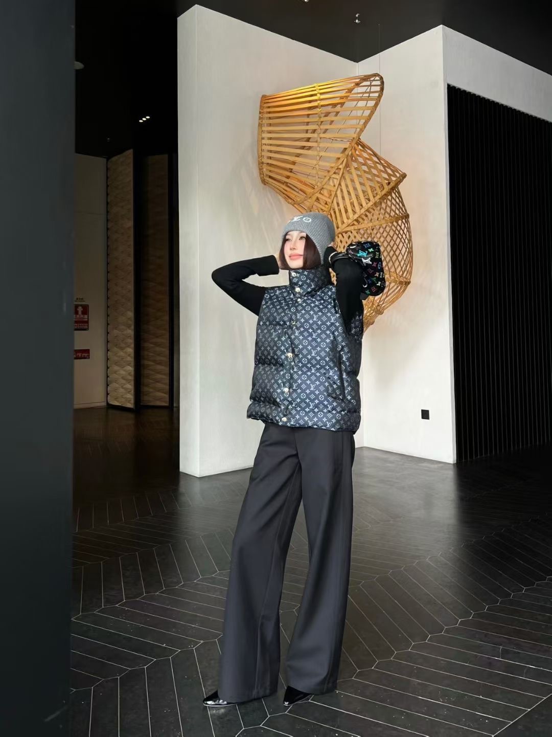 LOUIS VUITTON  ルイ・ヴィトン* 👑2025年秋冬新作 ダウンベスト ホワイトグースダウン  MONCLER