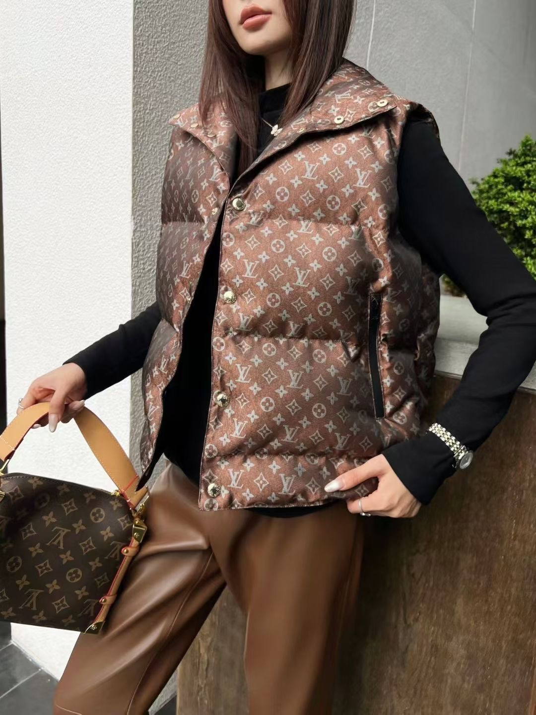 LOUIS VUITTON  ルイ・ヴィトン* 👑2025年秋冬新作 ダウンベスト ホワイトグースダウン  MONCLER