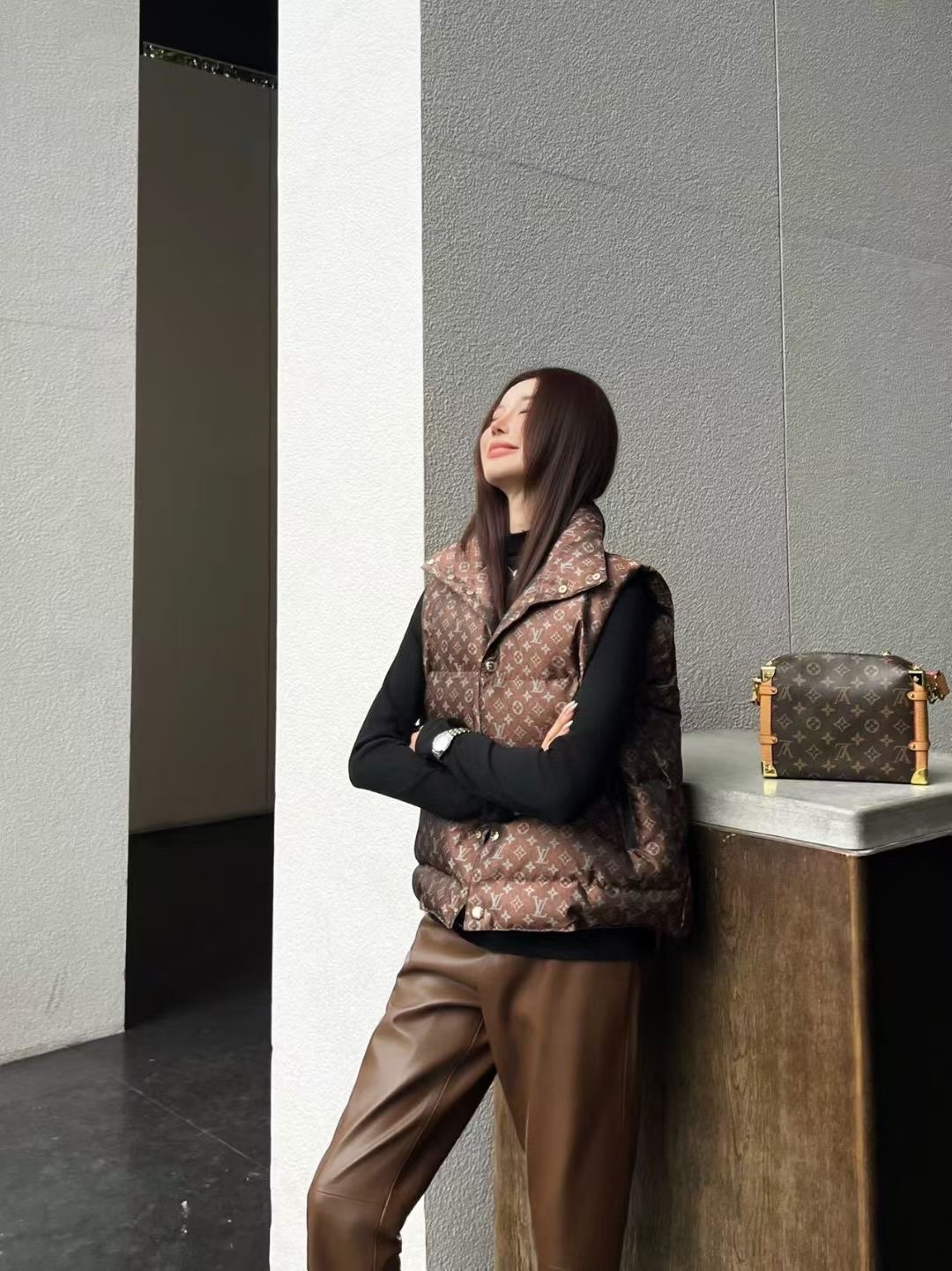 LOUIS VUITTON  ルイ・ヴィトン* 👑2025年秋冬新作 ダウンベスト ホワイトグースダウン  MONCLER