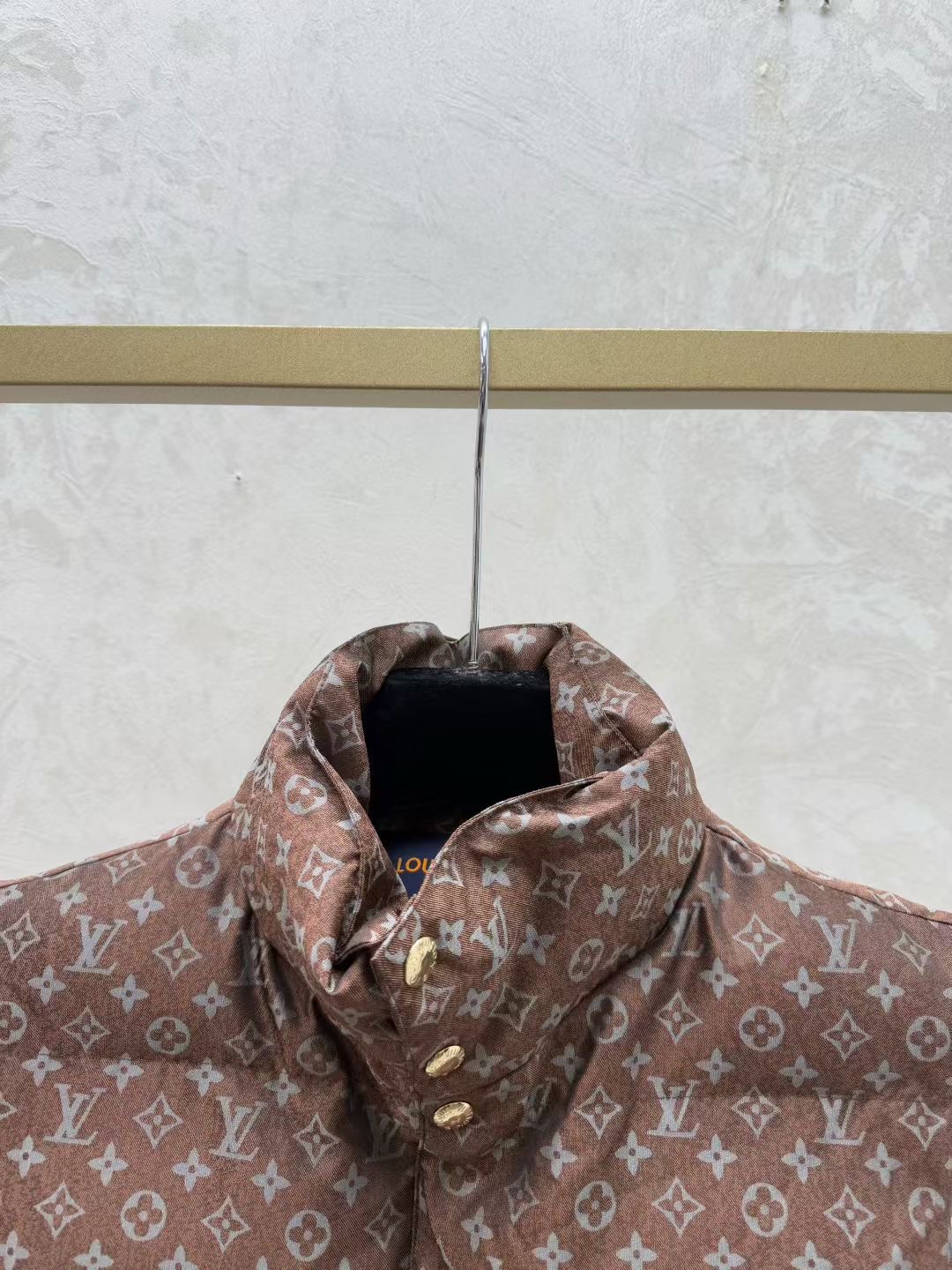 LOUIS VUITTON  ルイ・ヴィトン* 👑2025年秋冬新作 ダウンベスト ホワイトグースダウン  MONCLER