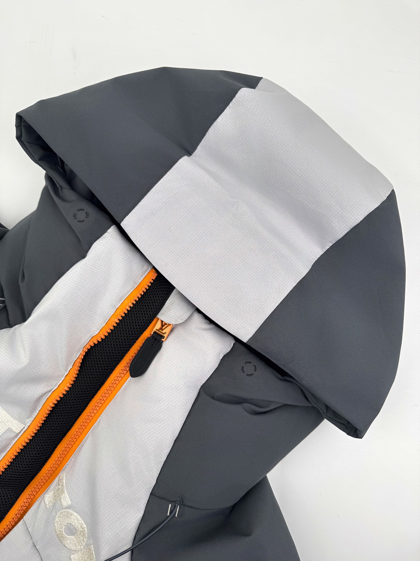 ルイ・ヴィトン スキージャケット ツートンカラー(グースダウン)スキーダウンジャケット 90グースダウン MONCLER