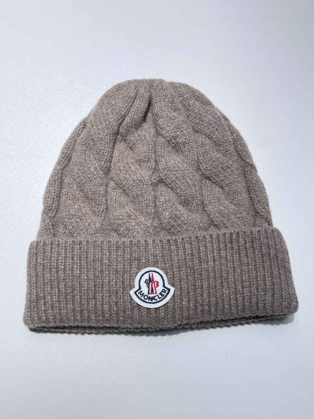 モンクレール新作 フォックスファーボール付きニット帽 Moncler