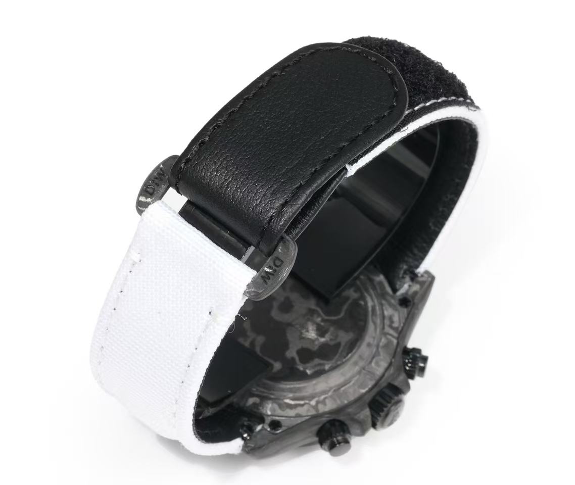 ROLEX(ロレックス)機械式腕時計 デイトナ カーボンファイバー カスタムエディション 40MM 腕時計