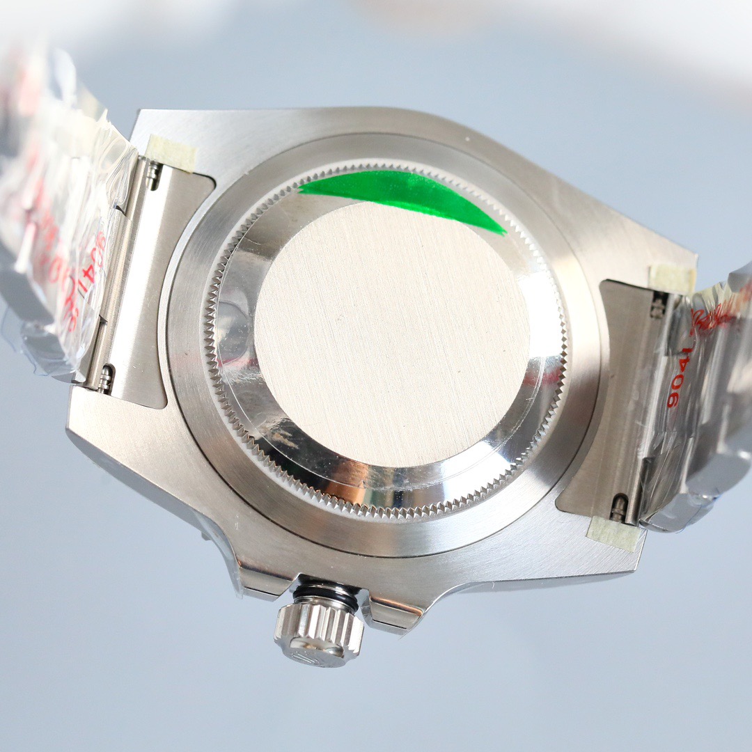 ROLEX ロレックス 潜水者SUBシリーズ  機械式時計潜水艇乗組員「70周年記念日」を称えて