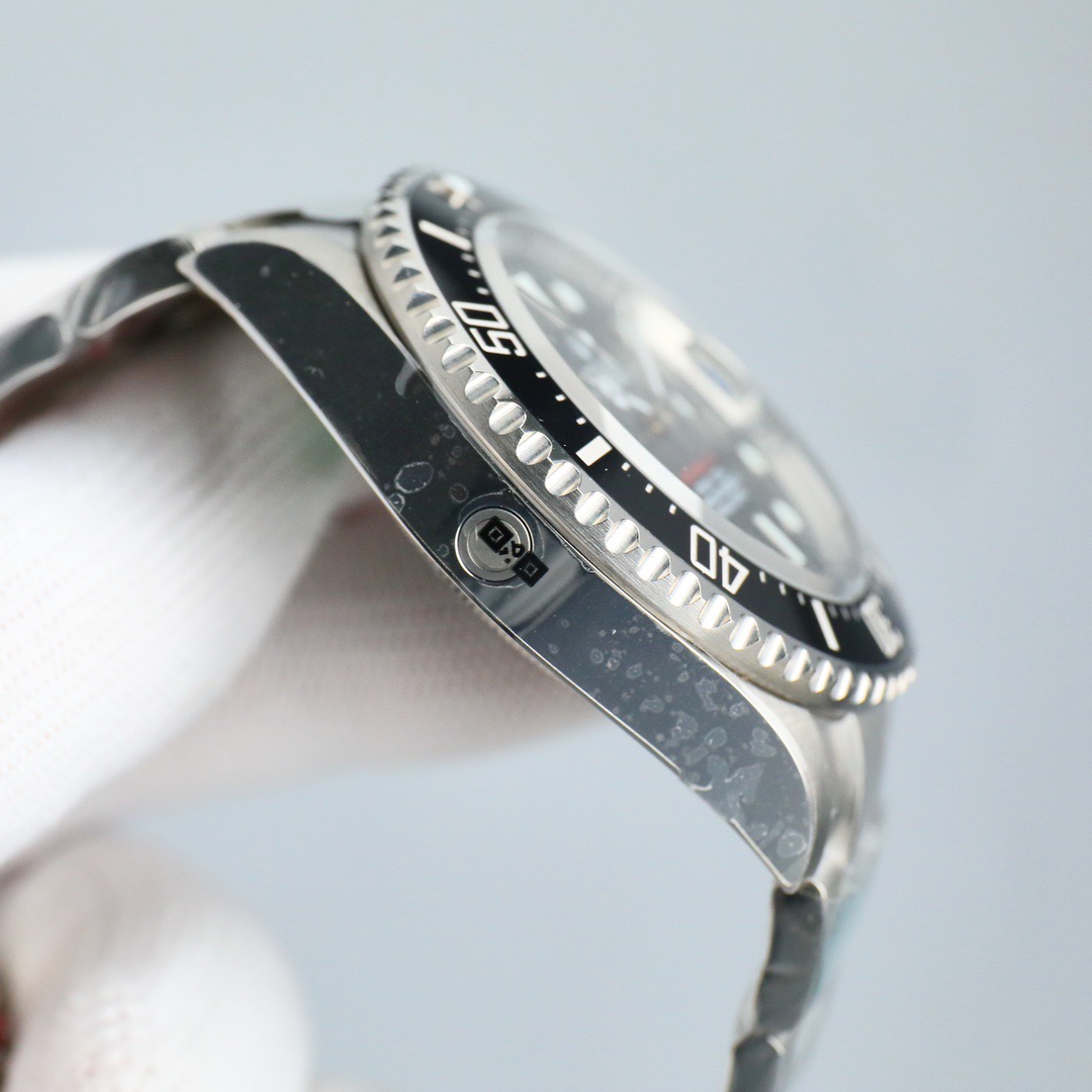 ROLEXロレックスの機械式時計 シードゥエラー  43MM時計