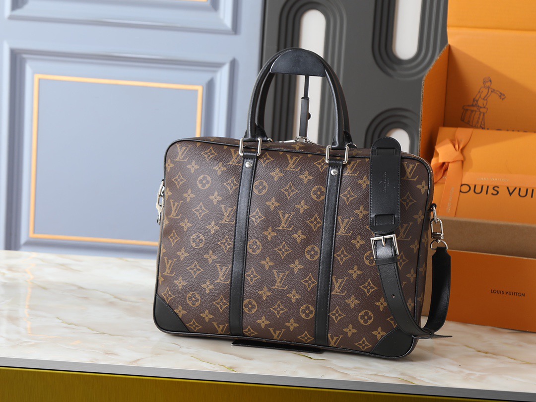 ルイ・ヴィトン LV 2026新作 M46457-40445-40444 Voyage メンズショルダーバッグ 小サイズブリーフケース