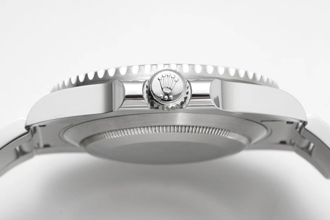 ROLEXロレックスの機械式時計 サブマリーナ デイト 40MM時計