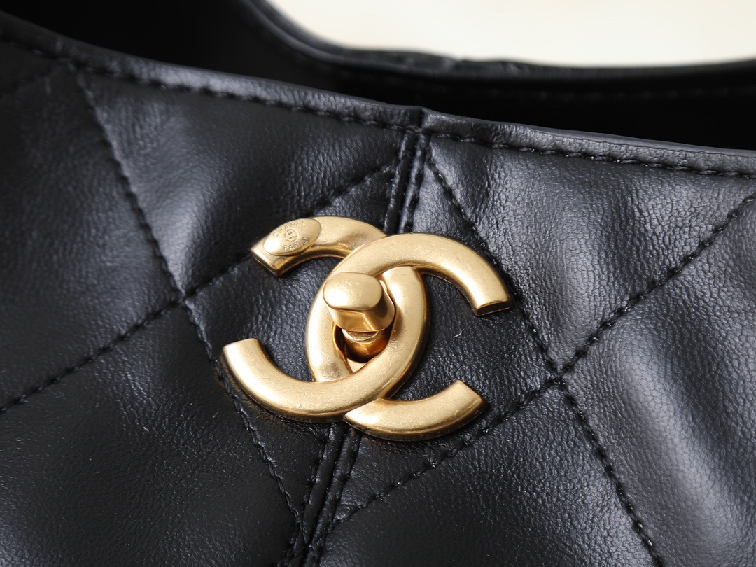 Chanel スエードバッグ工房のショーで注目のヒット商品「AS5634」