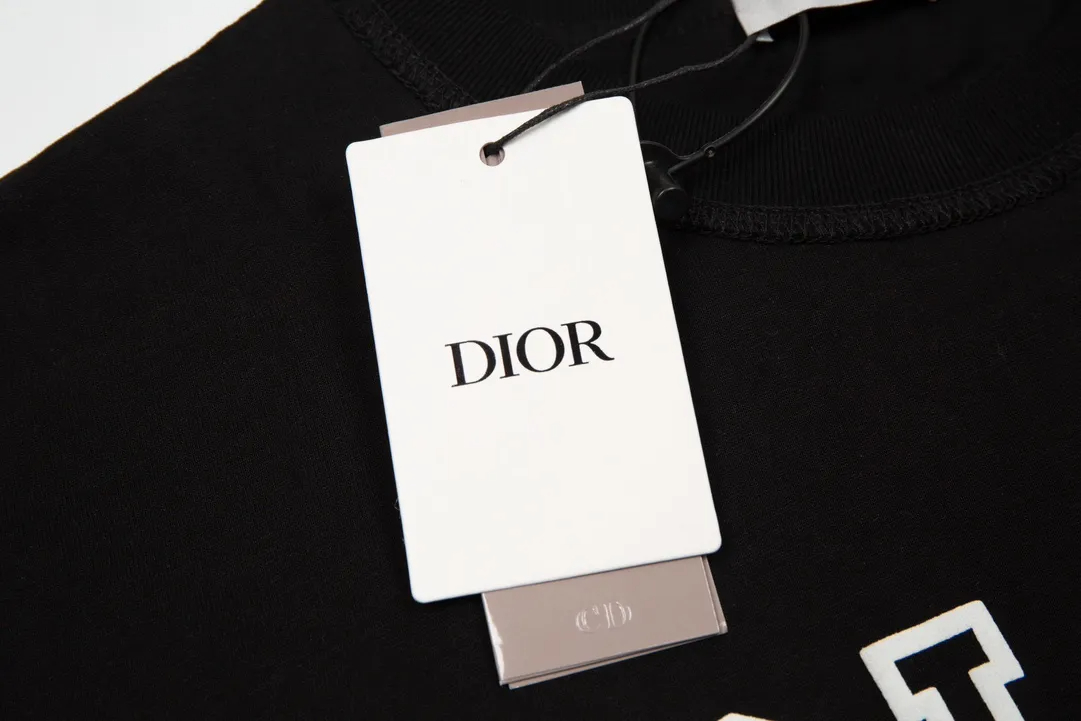 【DIOR 公式旗艦店】ディオール Tシャツ ご好評に付き再入荷！