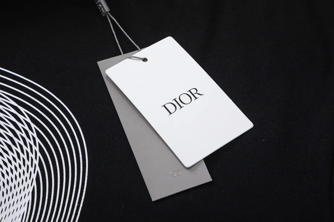 【DIOR 公式旗艦店】ディオール Tシャツ ご好評に付き再入荷！