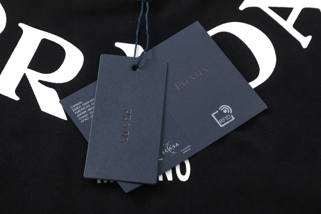 【PRADA 公式旗艦店】プラダ Tシャツご好評に付き再入荷！