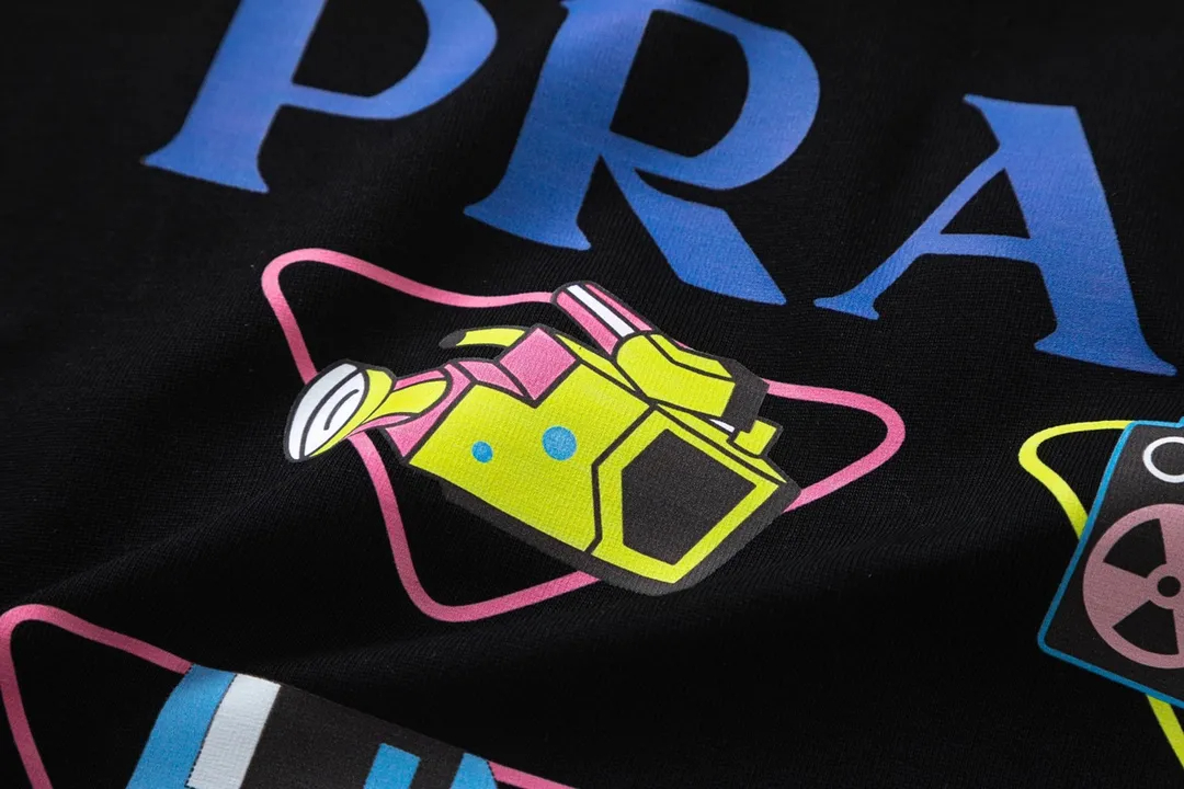 【PRADA 公式旗艦店】プラダ Tシャツご好評に付き再入荷！