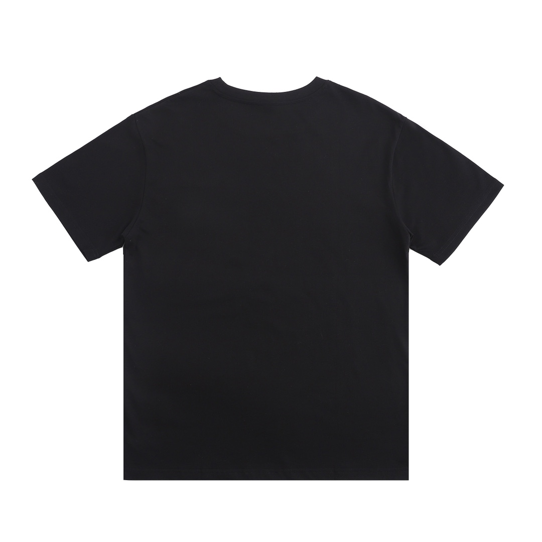【FENDI 公式旗艦店】フェンディ Tシャツ ご好評に付き再入荷！黒 白