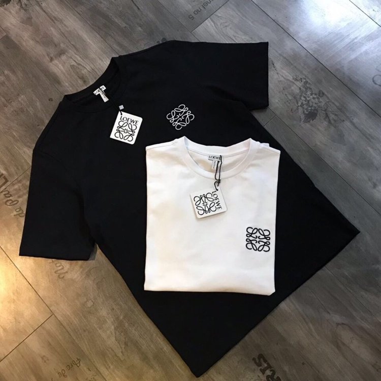 【Loewe】（ロエベ）男女兼用、ご好評に付き再入荷！