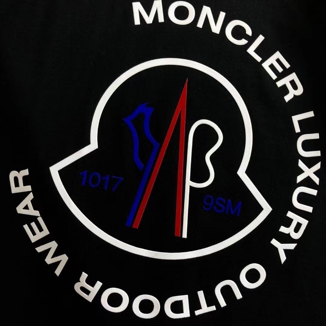 【Moncler 】（モンクレール）男女兼用、ご好評に付き再入荷！