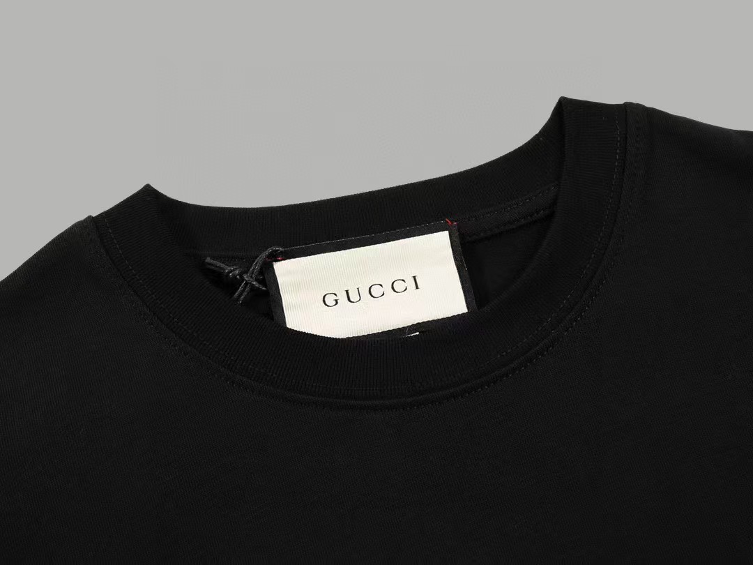 【Gucci 】（グッチ）Tシャツ 男女兼用、ご好評に付き再入荷！