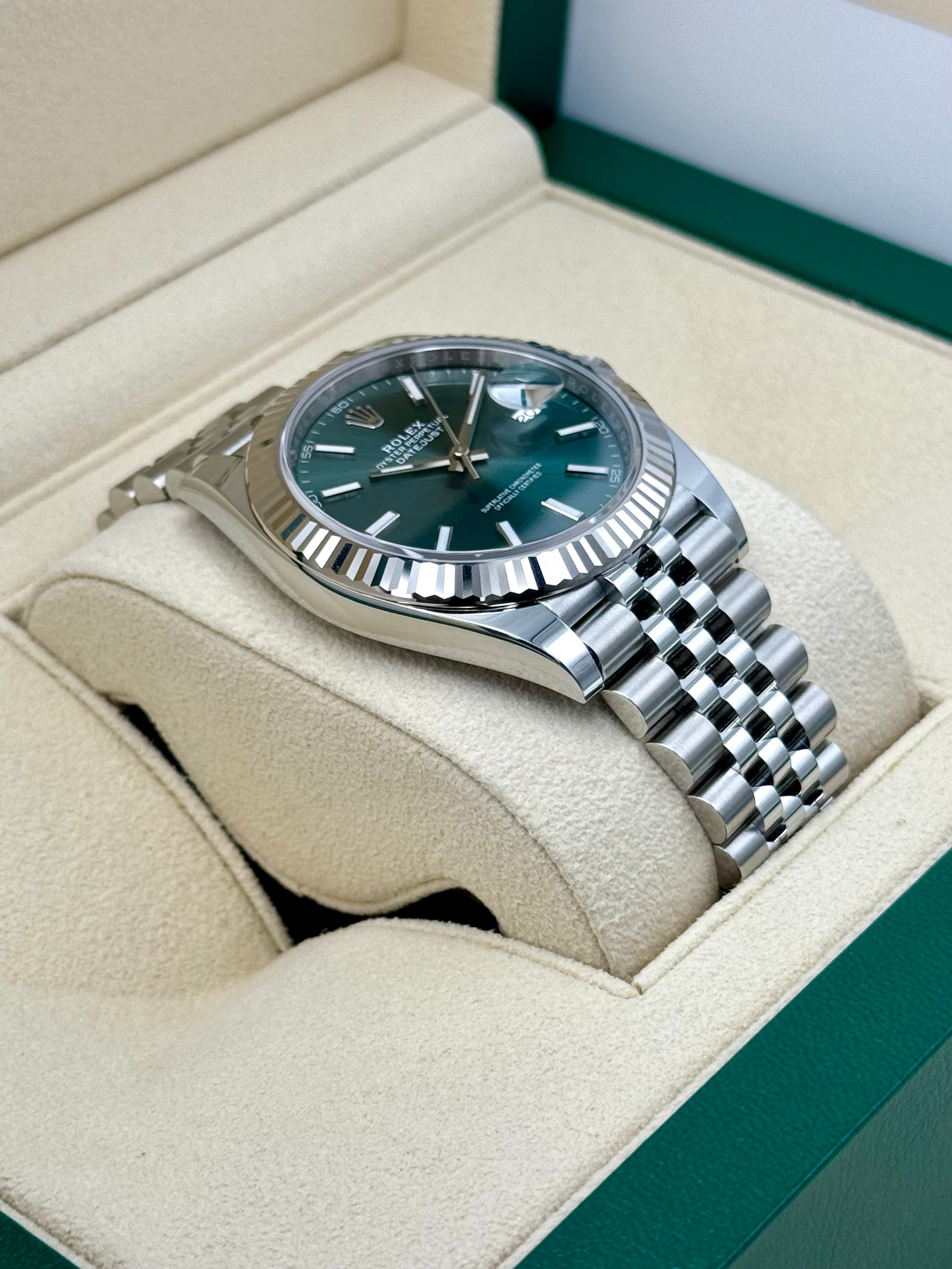 NEW 2024ロレックスデイトジャスト41ミリメートル126334ステンレススチールジュビリーグリーンダイヤル