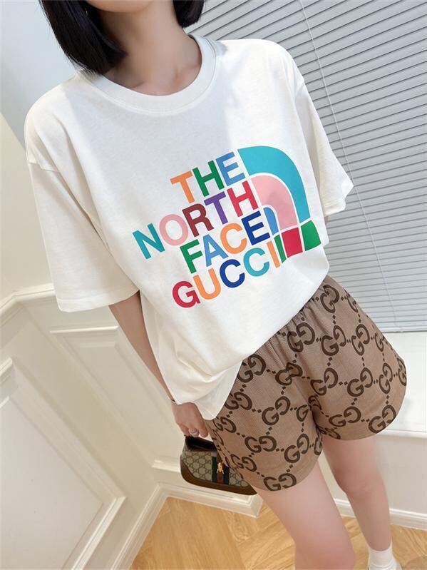 【Gucci 】（グッチ）半袖 男女兼用、ご好評に付き再入荷！