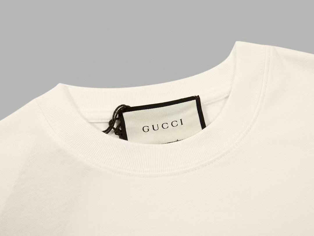 【Gucci 】（グッチ）Tシャツ 男女兼用、ご好評に付き再入荷！