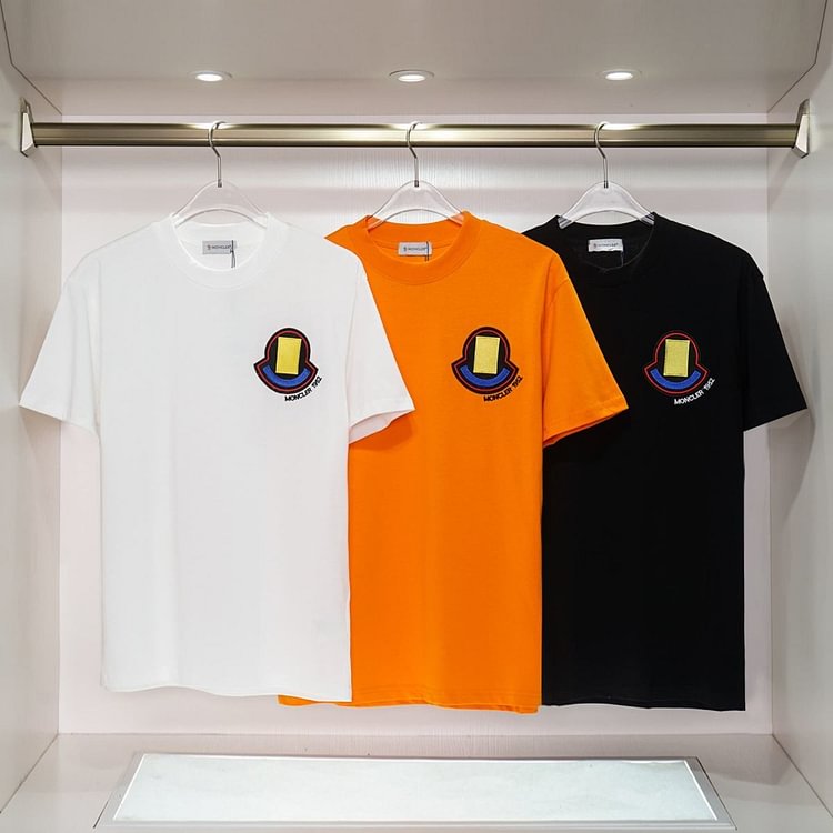 【Moncler 】（モンクレール）男女兼用、ご好評に付き再入荷！