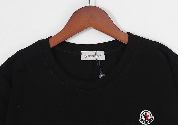 【Moncler 】(モンクレール)男女兼用、ご好評に付き再入荷!