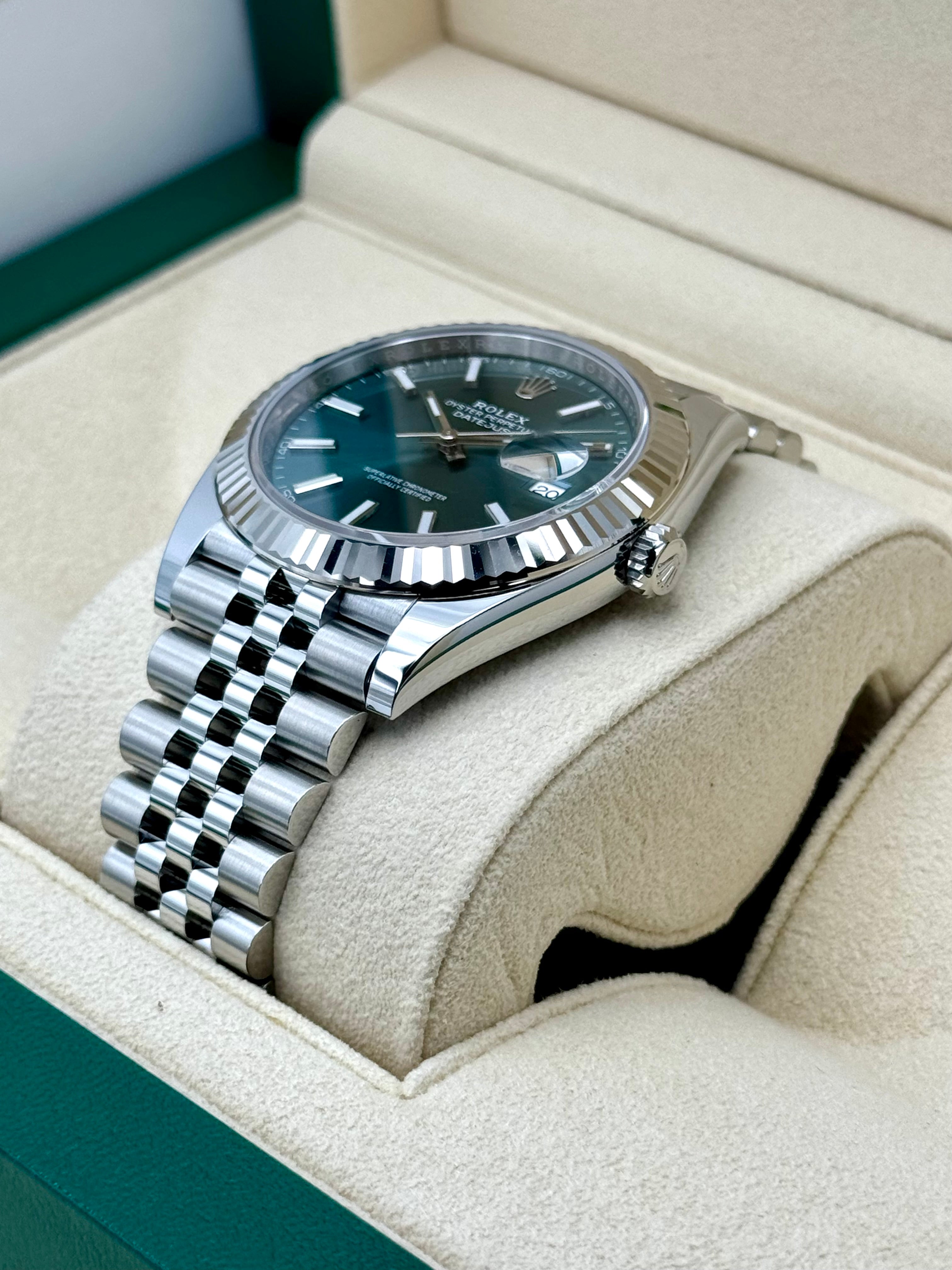 NEW 2024ロレックスデイトジャスト41ミリメートル126334ステンレススチールジュビリーグリーンダイヤル