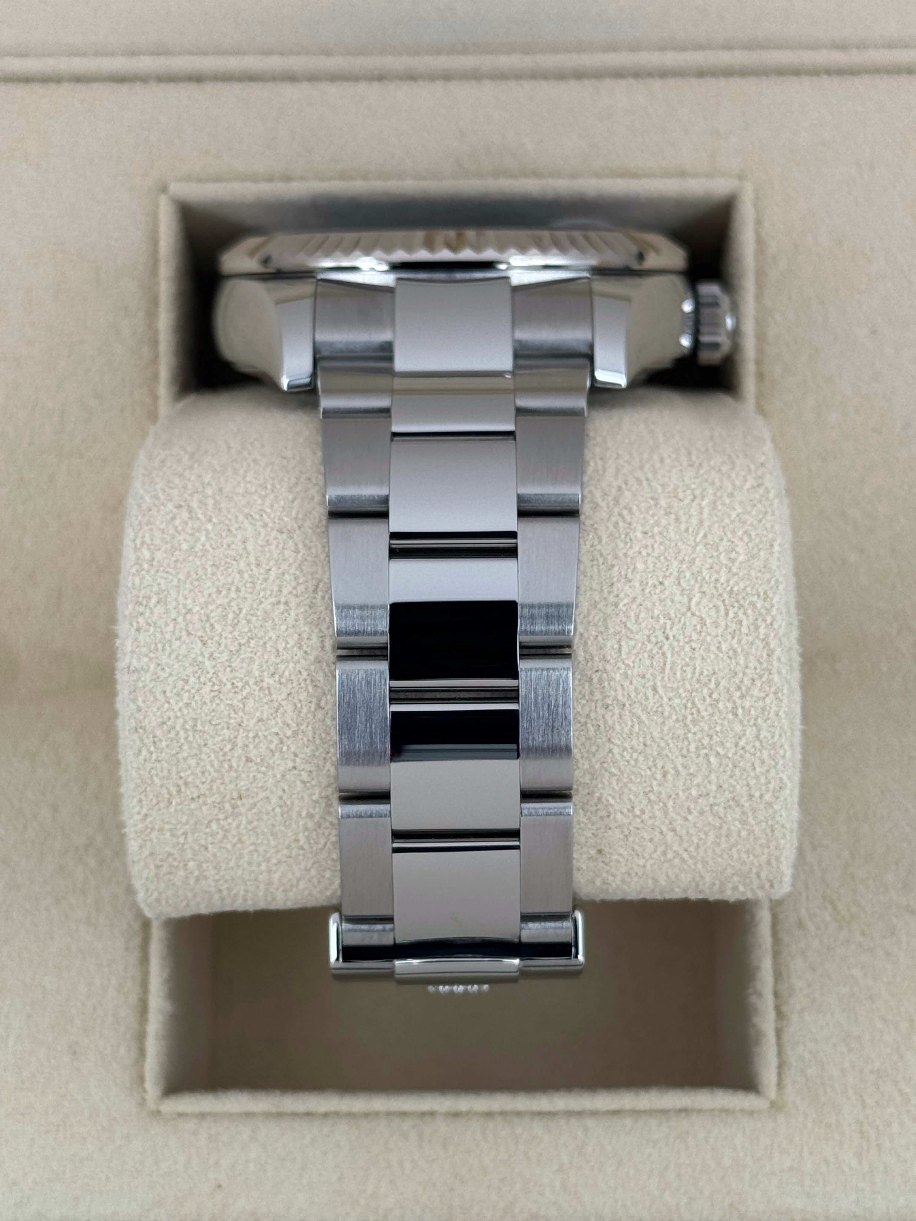 2023 ロレックス スカイドゥエラー 42mm 326934 オイスターブルー文字盤