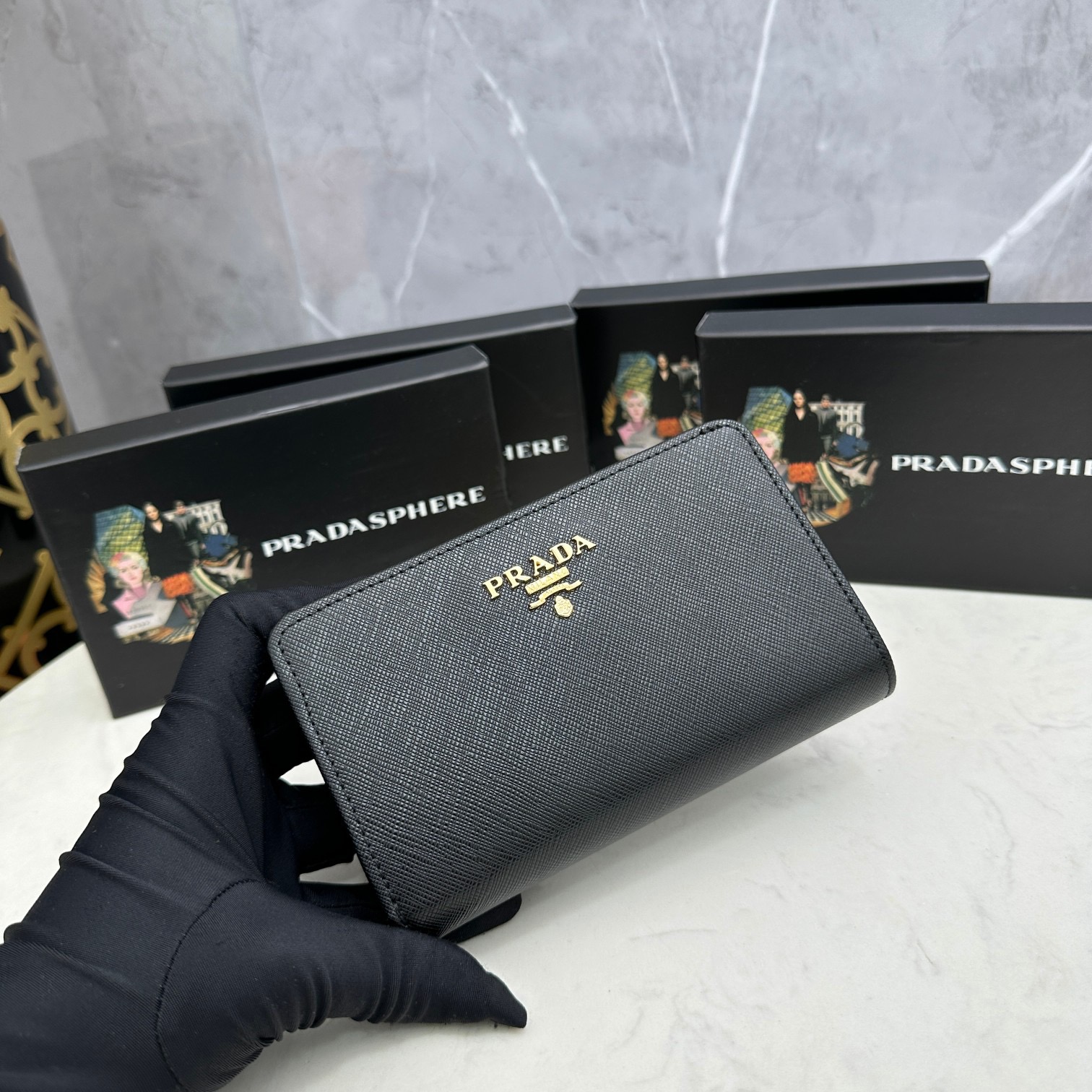 PRADA(プラダ) サフィアーノレザー 財布 ブラック