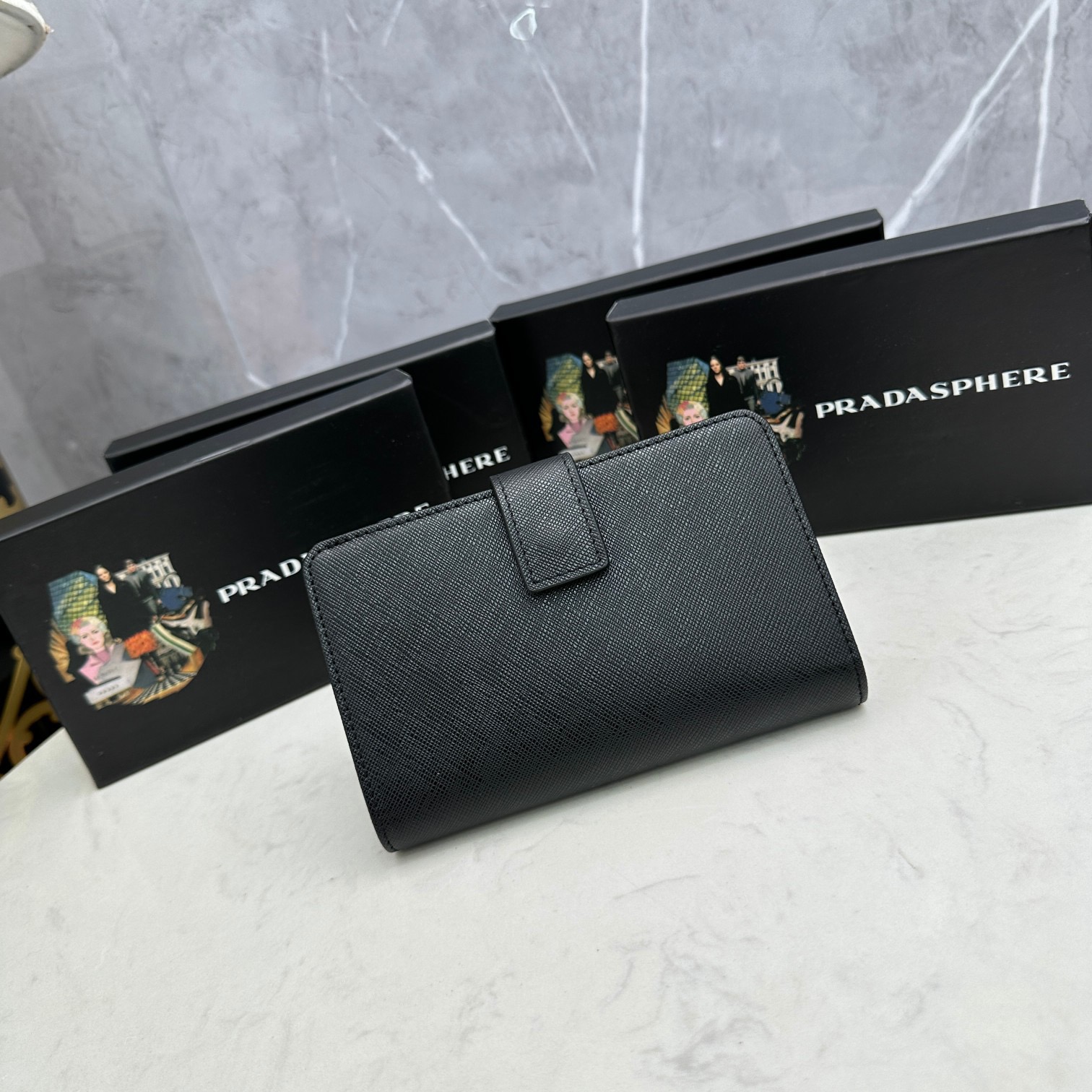 PRADA(プラダ) サフィアーノレザー 財布 ブラック