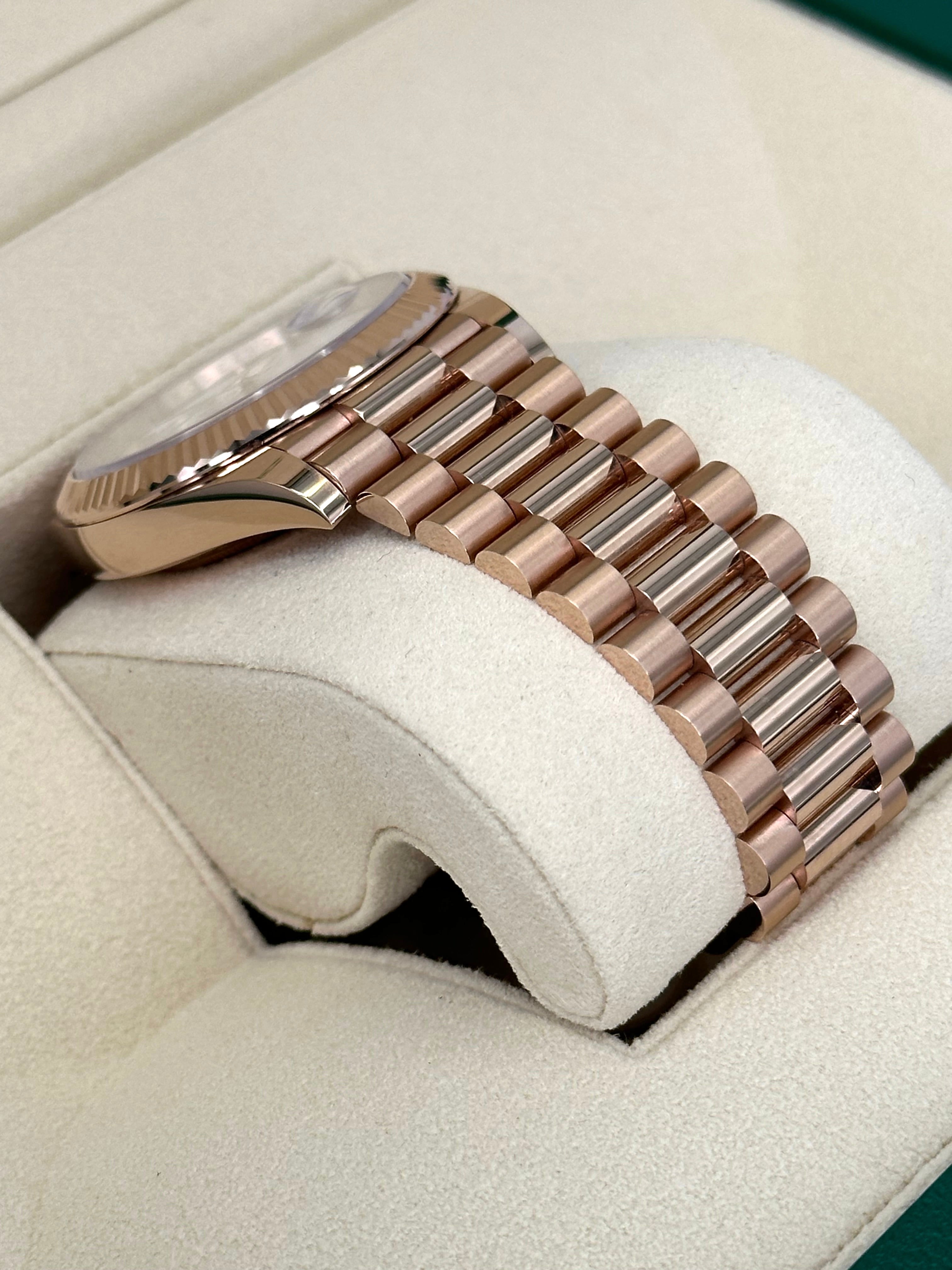 NEW 2024 ロレックス デイデイト 228235 プレジデンシャル ローズゴールド ホワイトダイヤル