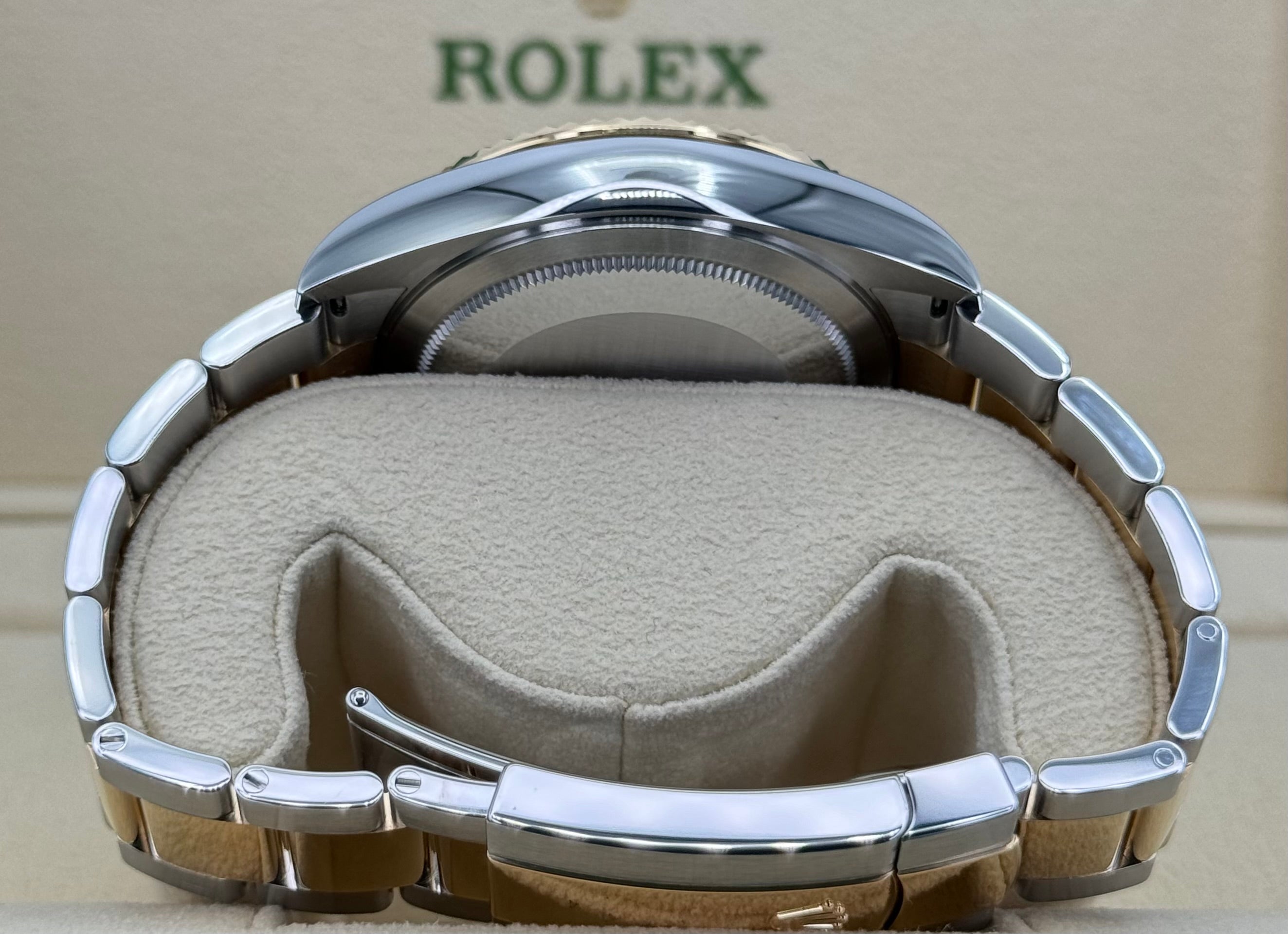 NEW 2024 ロレックス スカイドゥエラー 42mm 336933 ツートーンオイスターブラックダイヤル