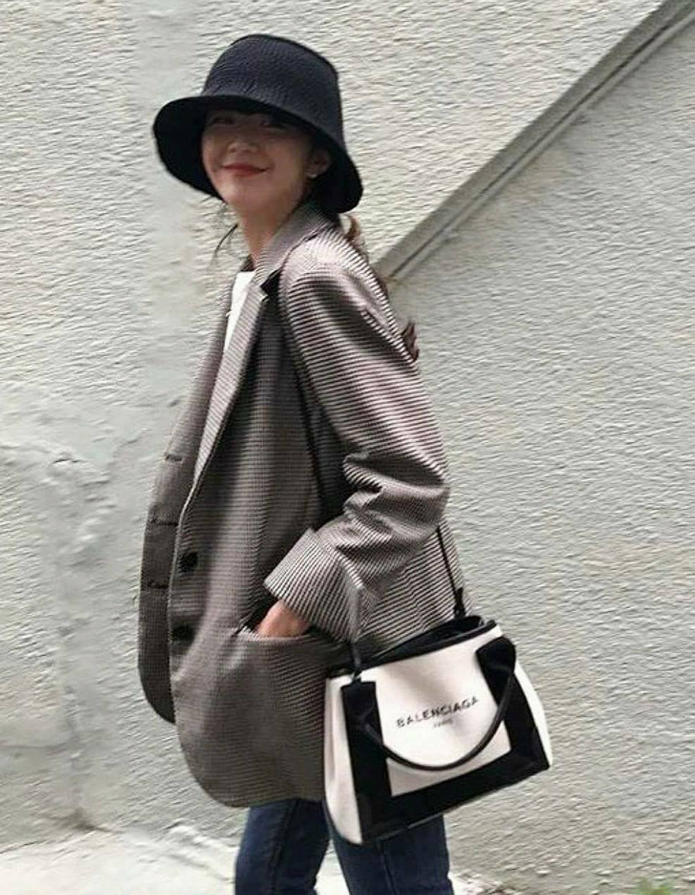 BALENCIAGA【バレンシアガ】人気商品  NAVY カバス（送料無料）