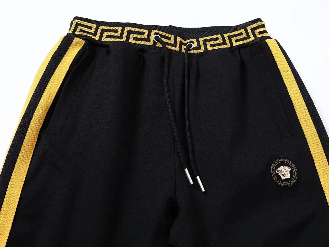 【VERSACE公式旗艦店】ご好評に付き再入荷！