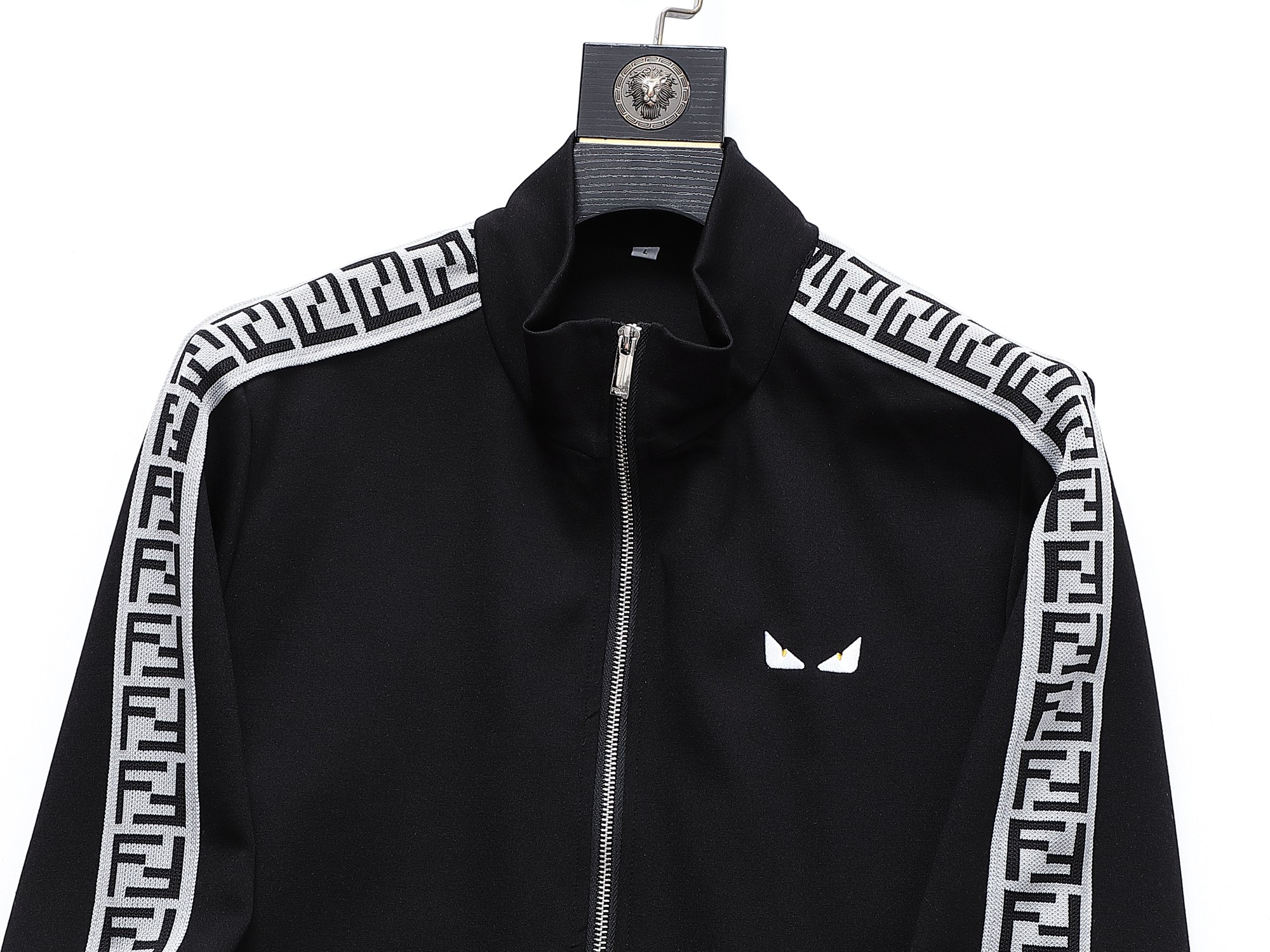 【FENDI】（フェンディ）【即日出荷】男女兼用、ご好評に付き再入荷！