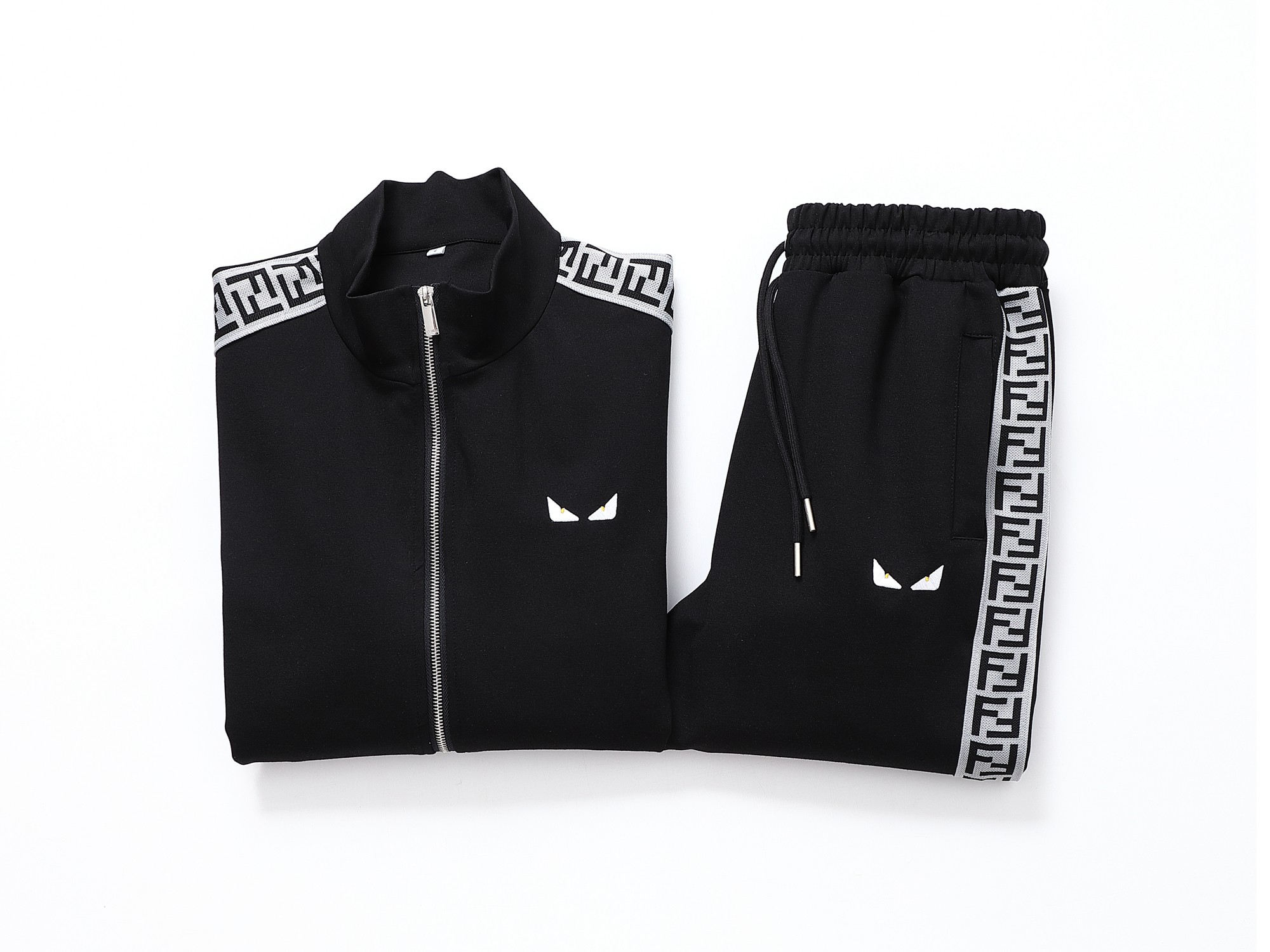 【FENDI】（フェンディ）【即日出荷】男女兼用、ご好評に付き再入荷！