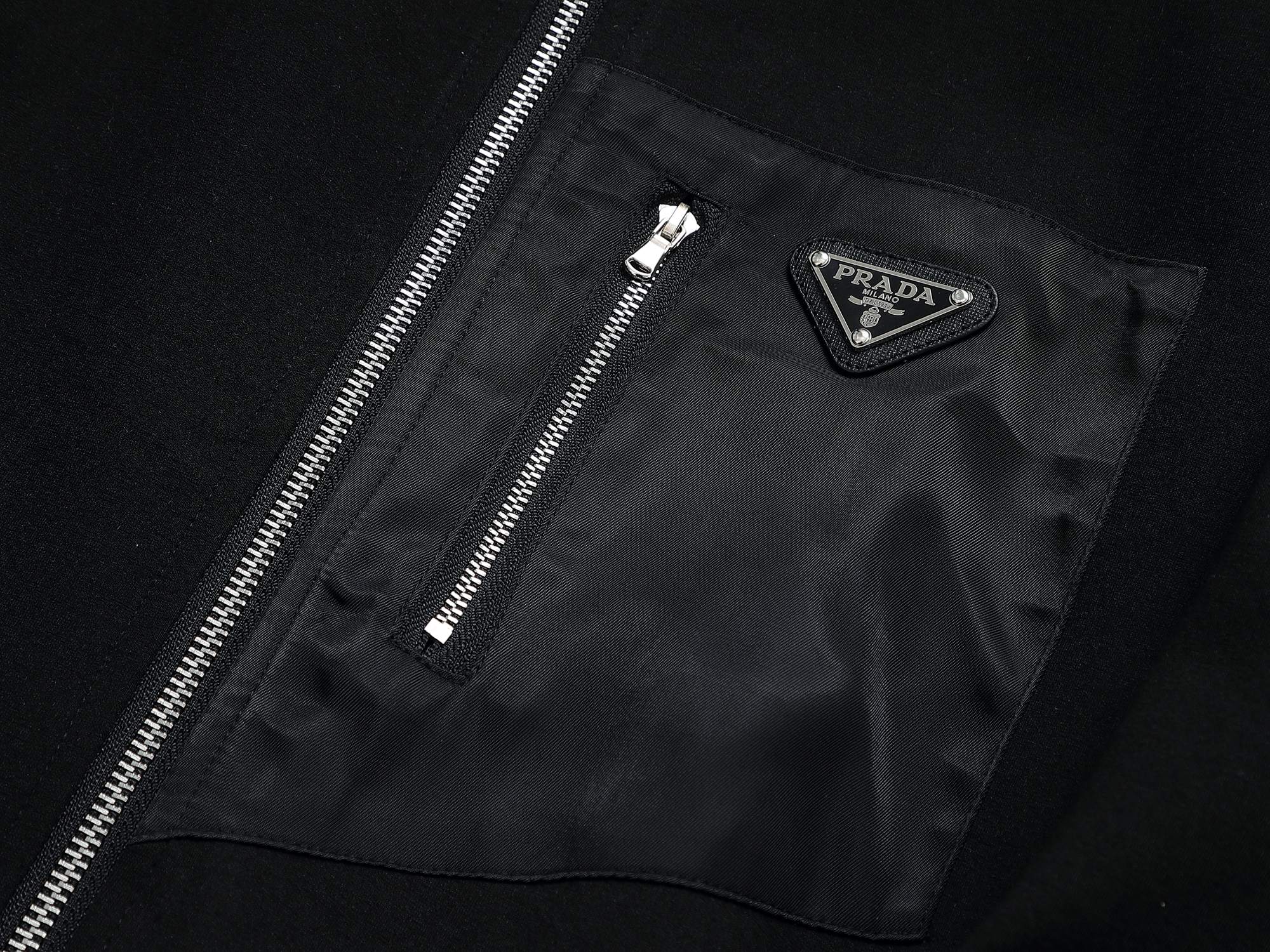 【Prada】( プラダ ) 【即日出荷】ご好評に付き再入荷！