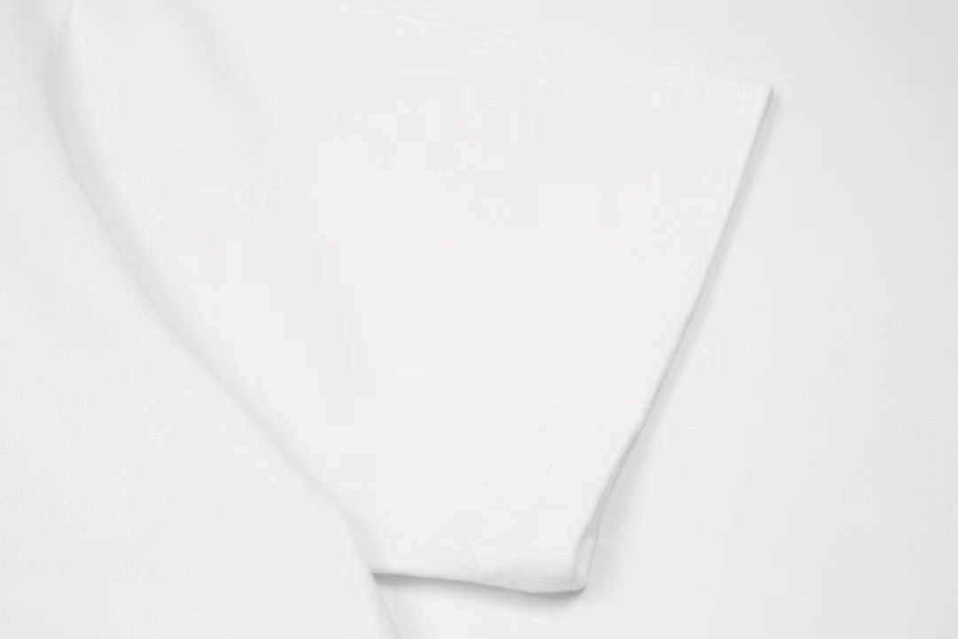 【GUCCI 公式旗艦店】クッチ Tシャツ ご好評に付き再入荷！