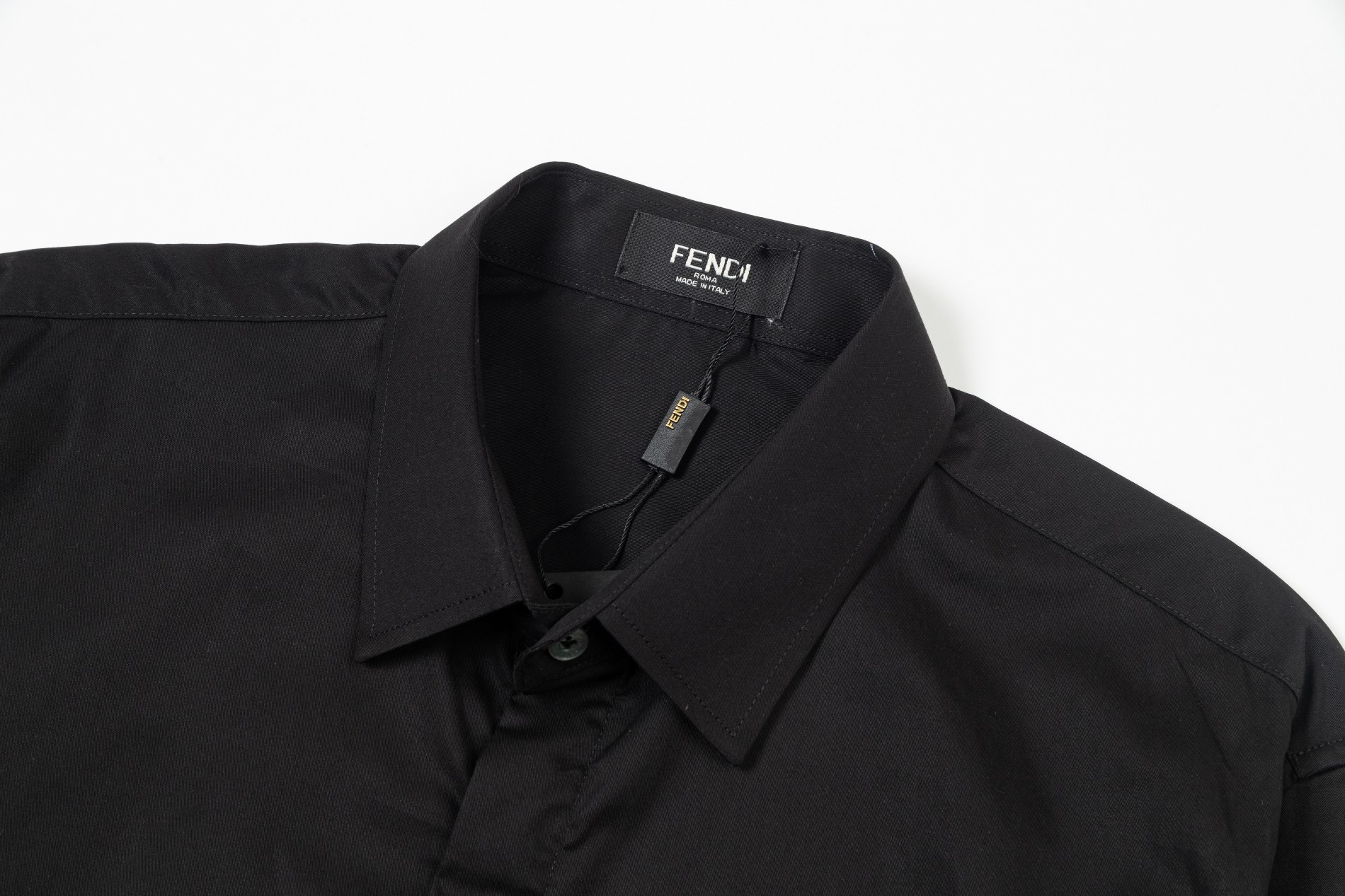 【FENDI 公式旗艦店】着好評に付き再入荷！