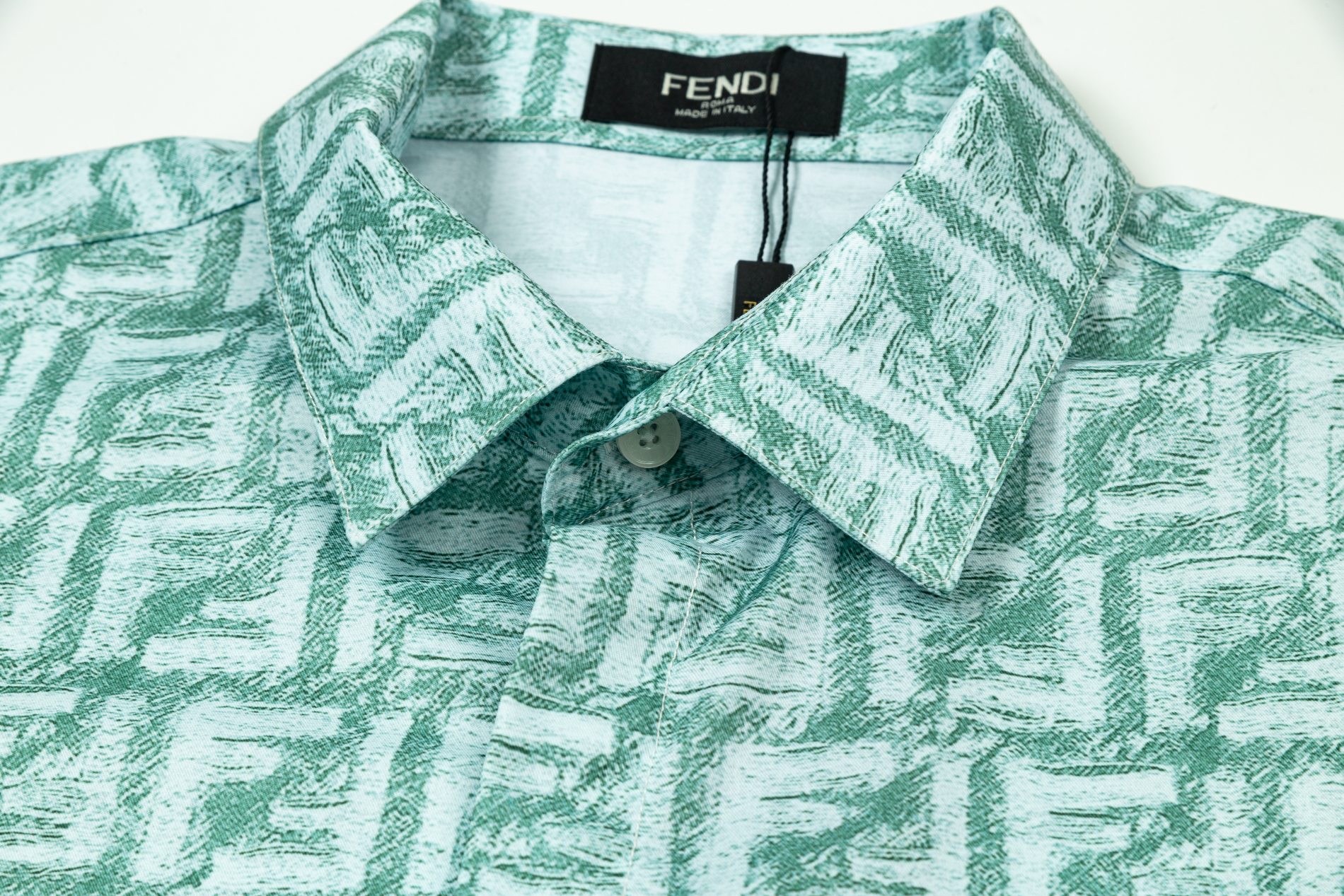 【FENDI 公式旗艦店】着好評に付き再入荷！