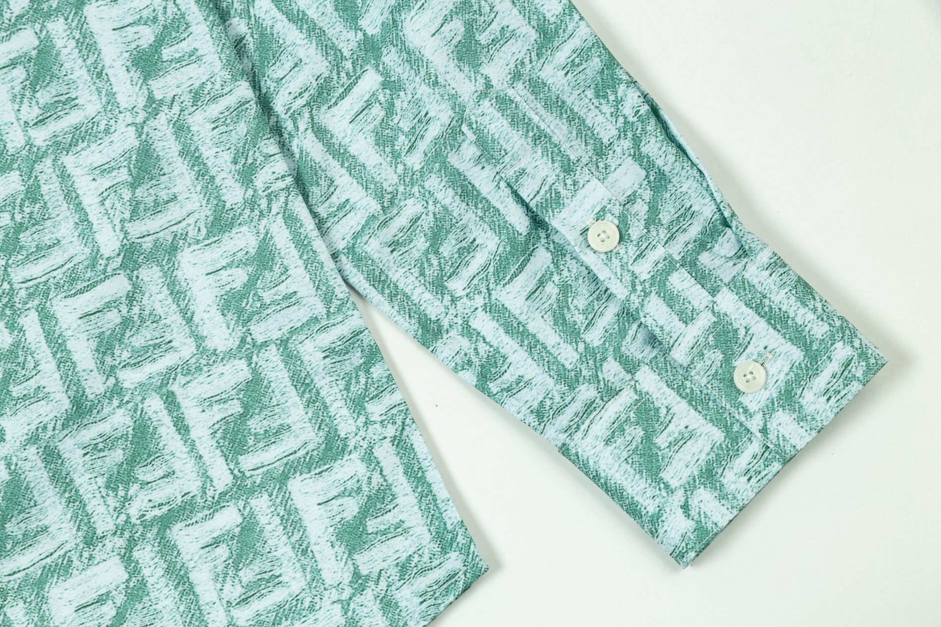 【FENDI 公式旗艦店】着好評に付き再入荷！