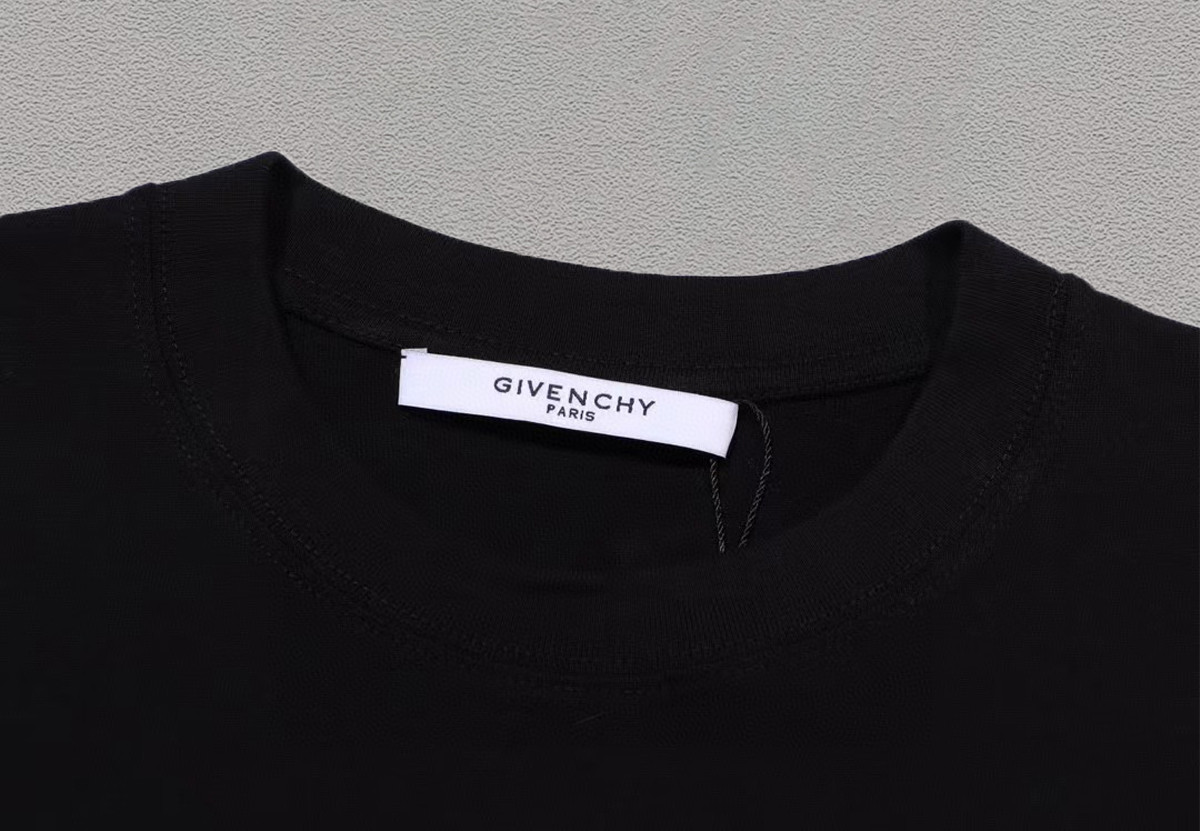 【GIVENCHY 公式旗艦店】ジバンシー Tシャツ ご好評に付き再入荷！