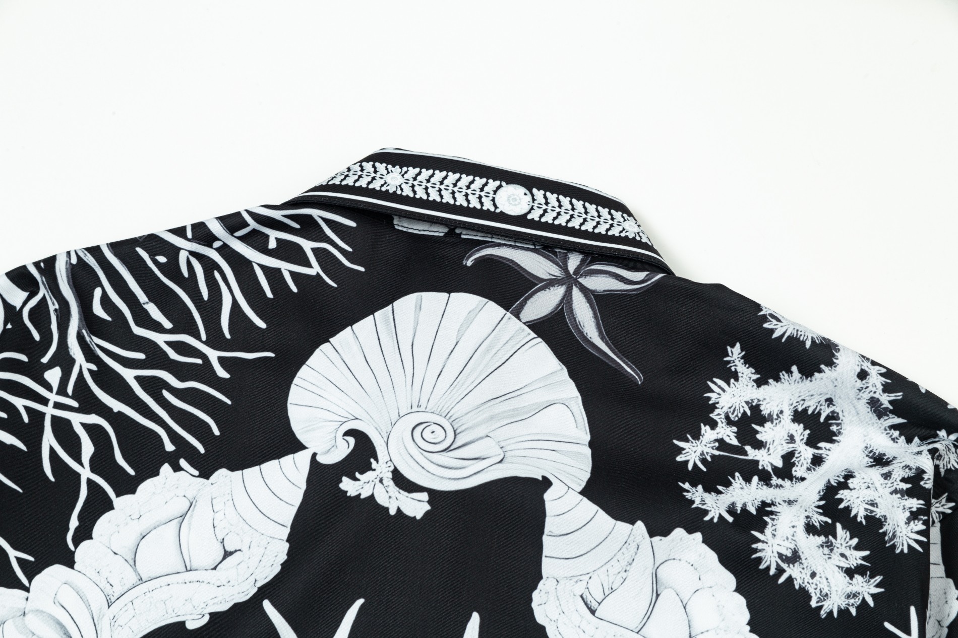 【VERSACE公式旗艦店】ご好評に付き再入荷！