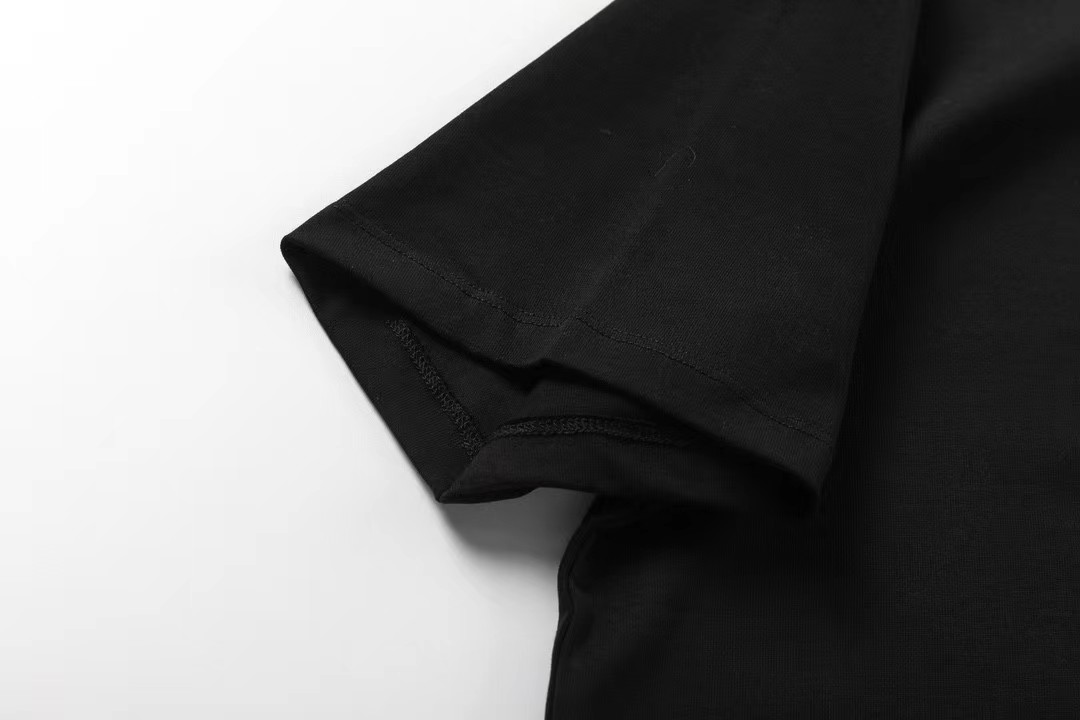 【Gucci 】(グッチ)Tシャツ 男女兼用、ご好評に付き再入荷!